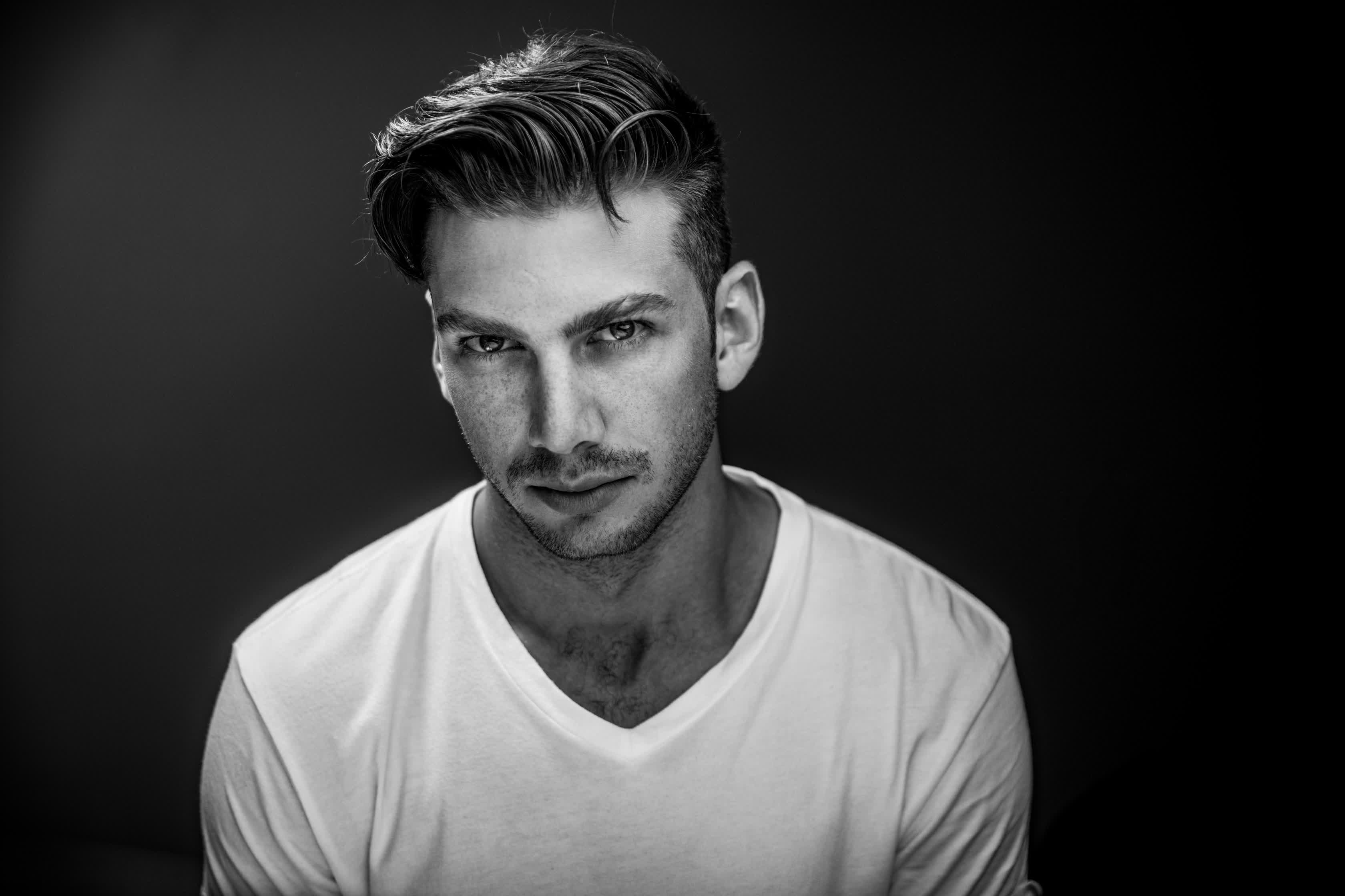 actor Noah Gaynor large photo