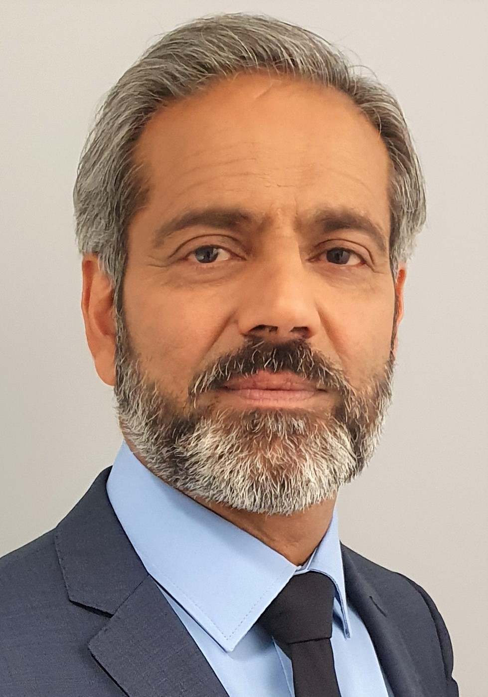 actor Amerjit Deu large photo