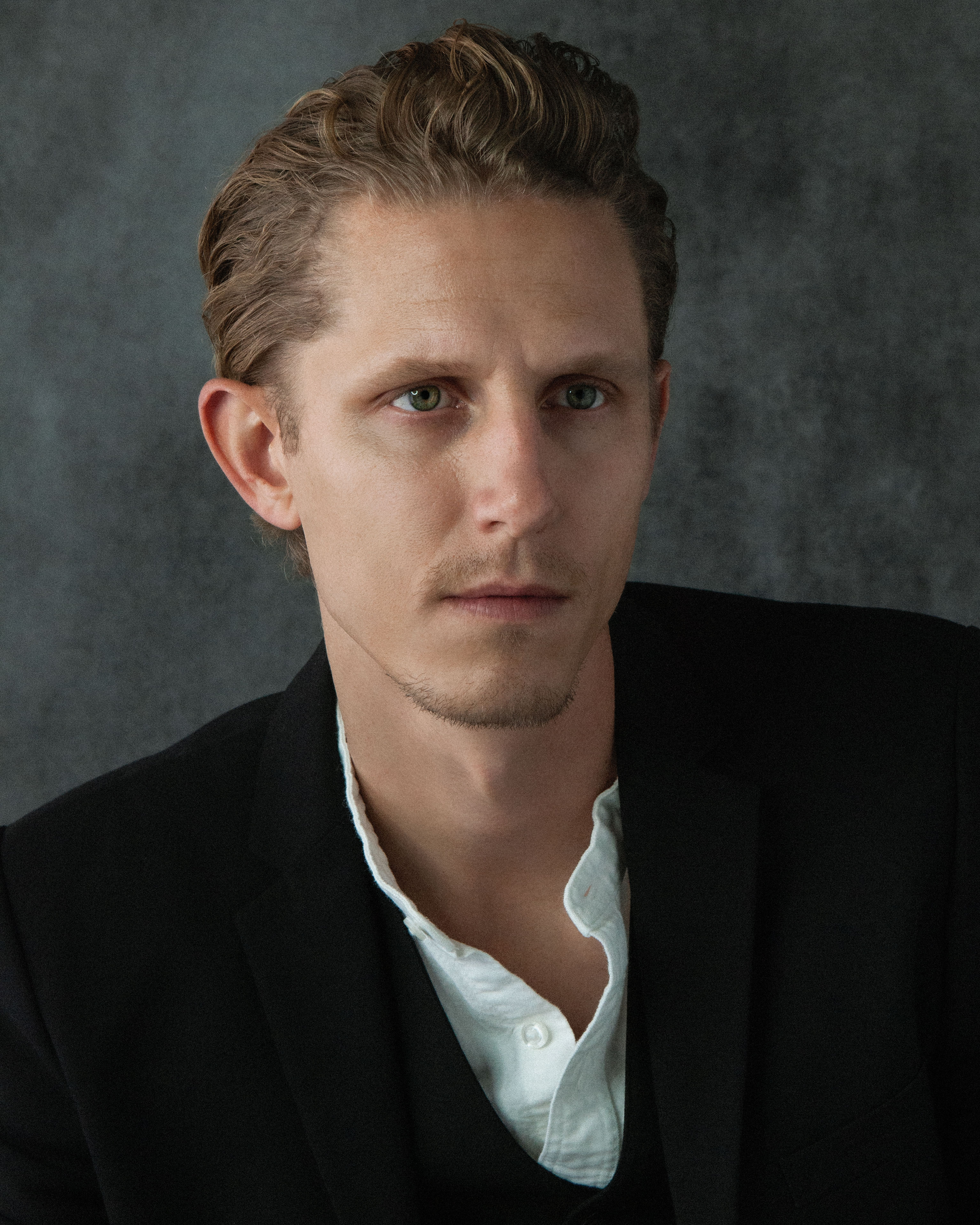 actor Andy Kastelic large photo