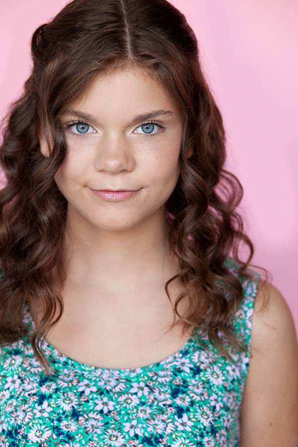 actor Ashlyn Lundahl large photo