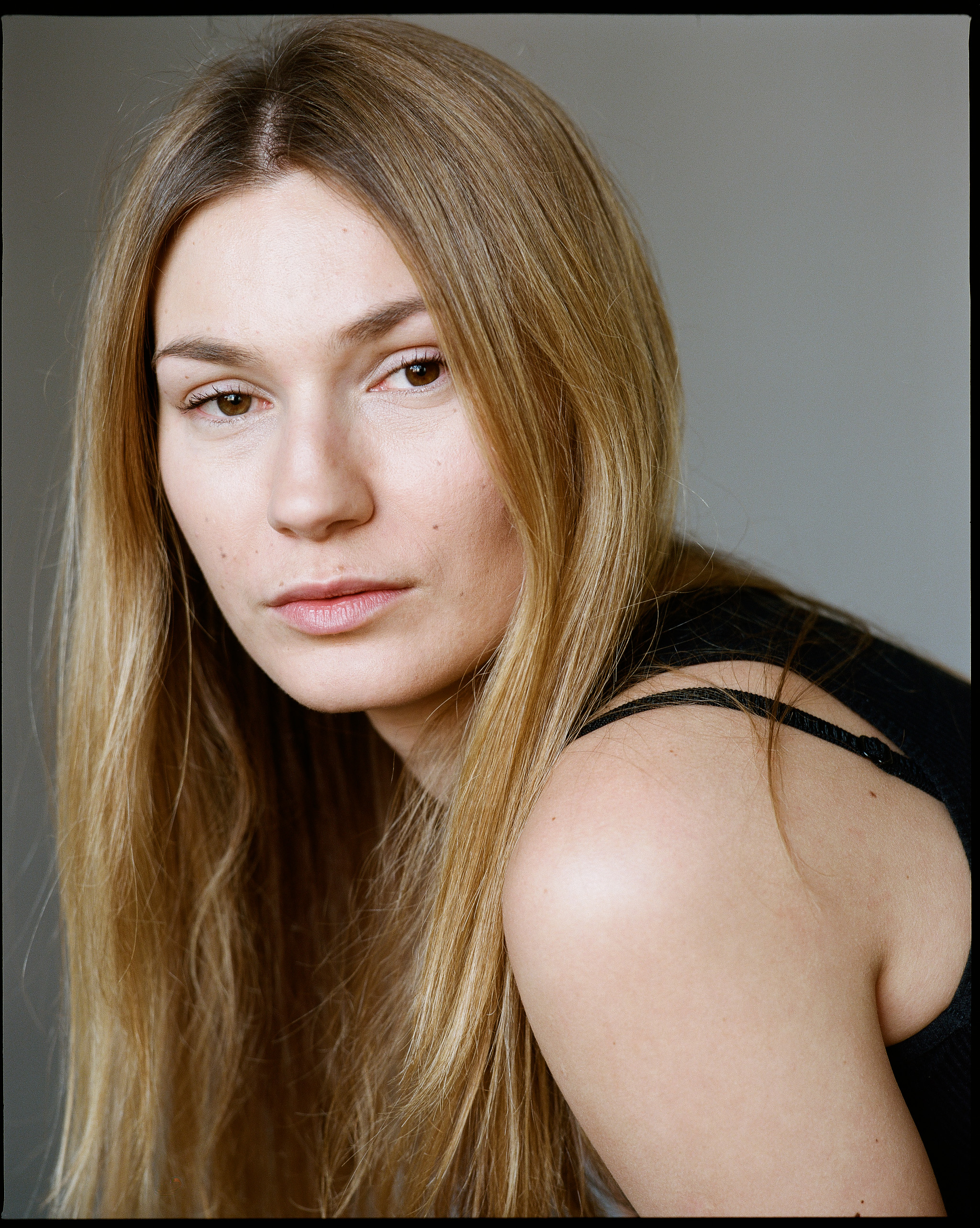 actor Katharina Baron large photo