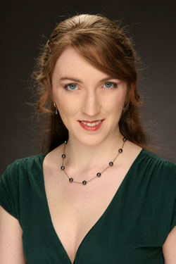 actor Emily Lapisardi large photo