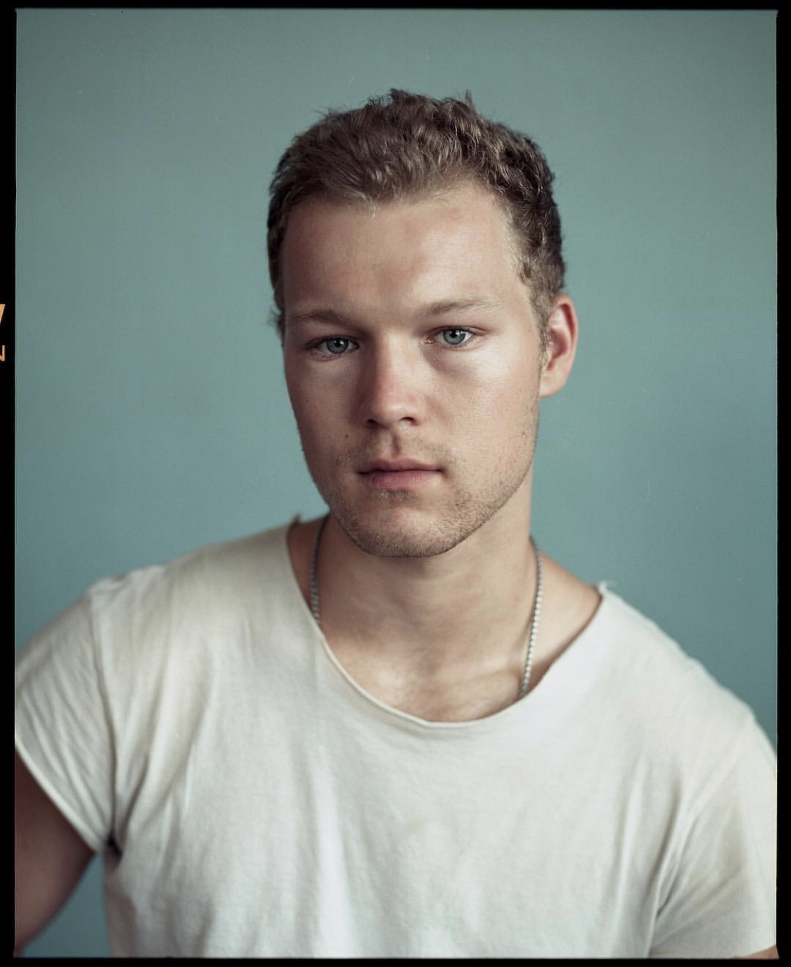 actor Angus O'Brien large photo