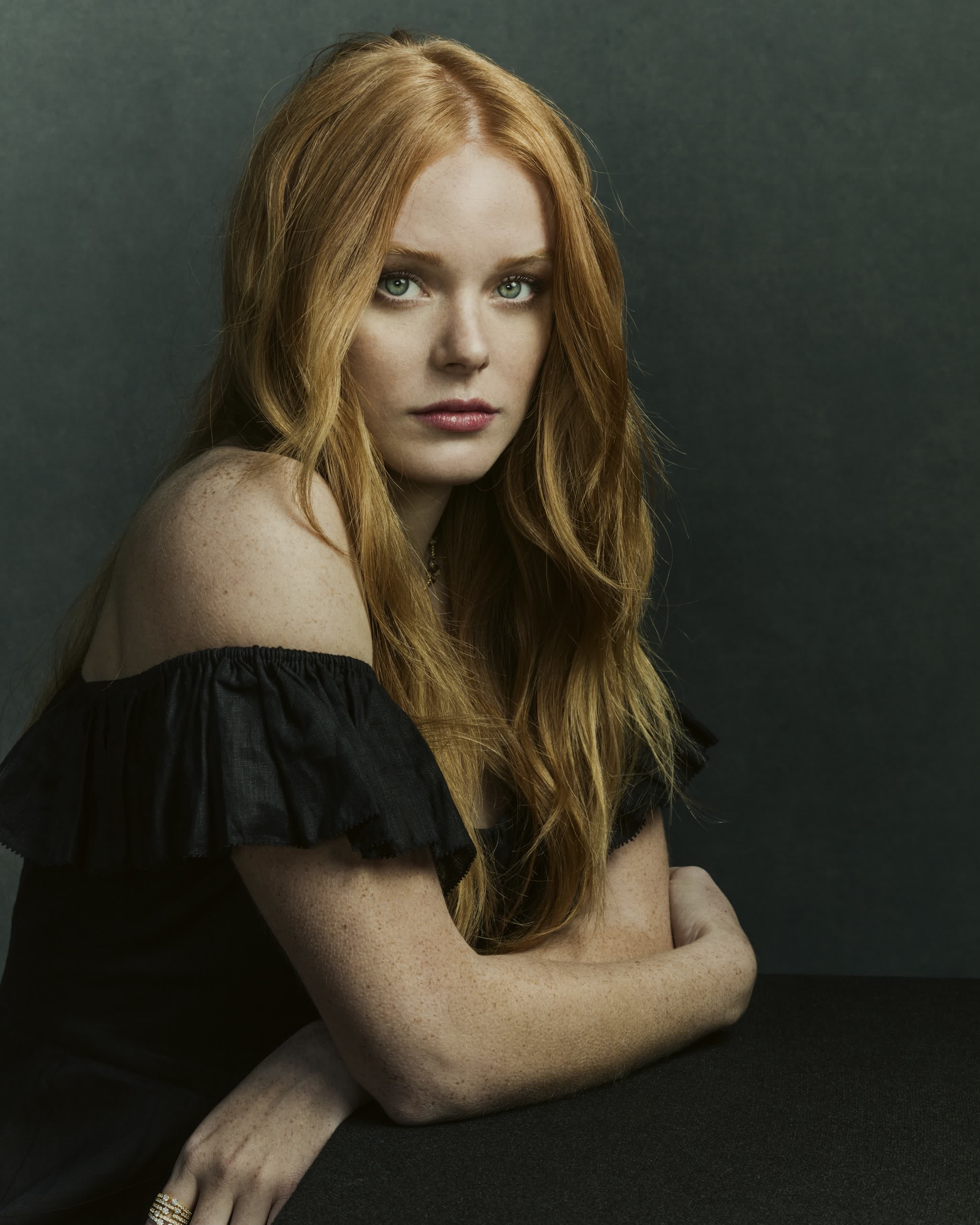 actor Abigail Cowen large photo