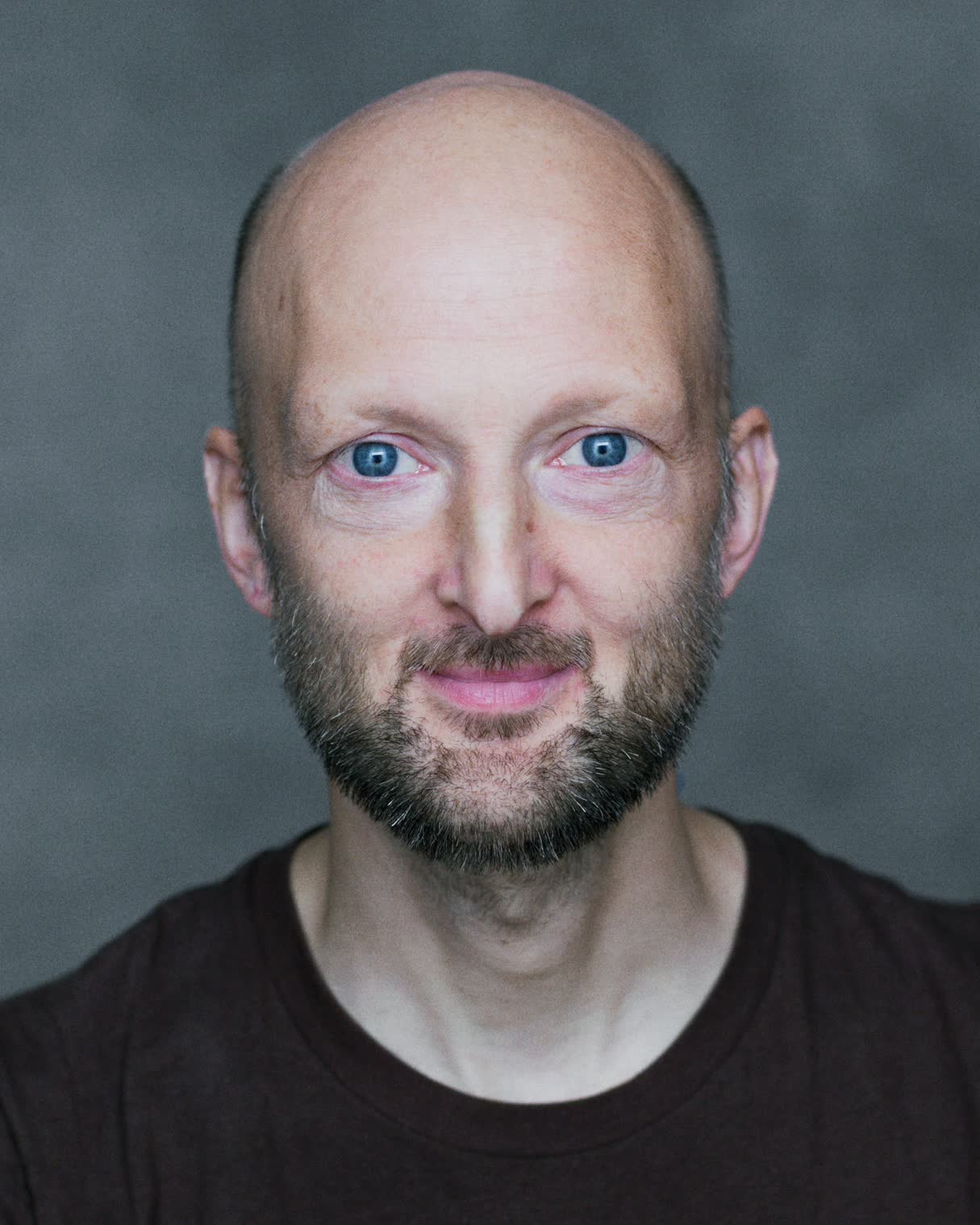 actor Jonathan Gunning large photo