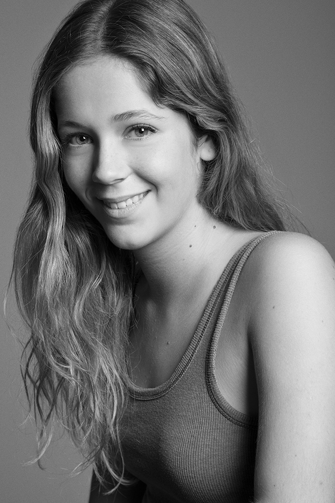 actor Georgina Amorós large photo