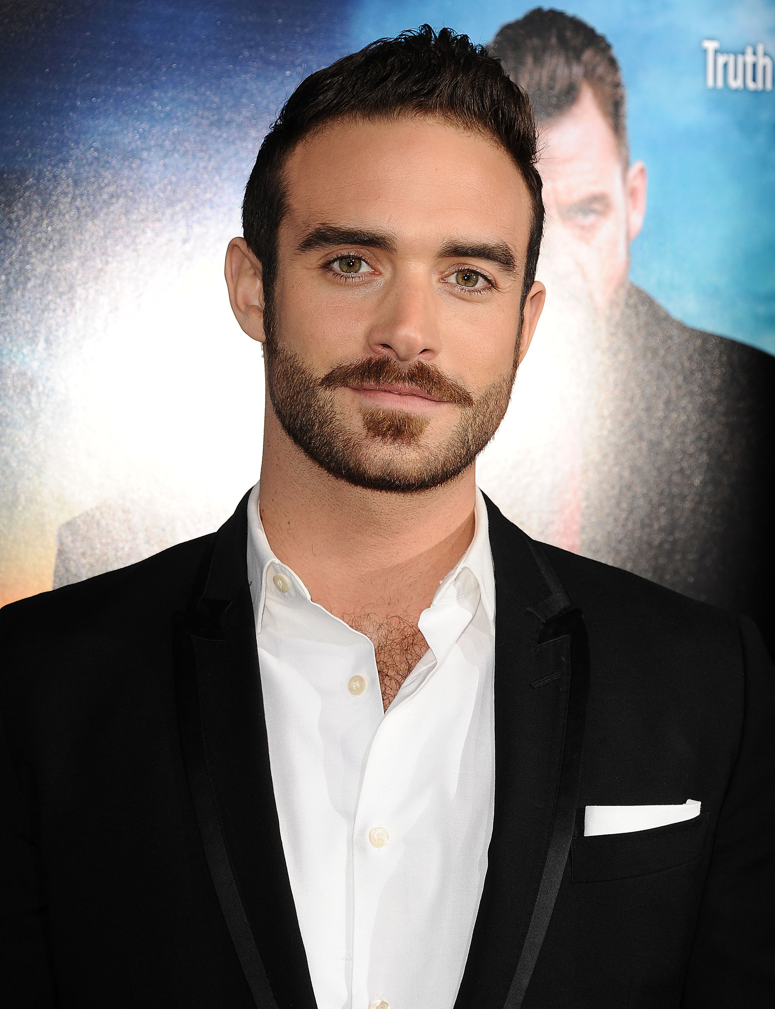 actor Joshua Sasse large photo