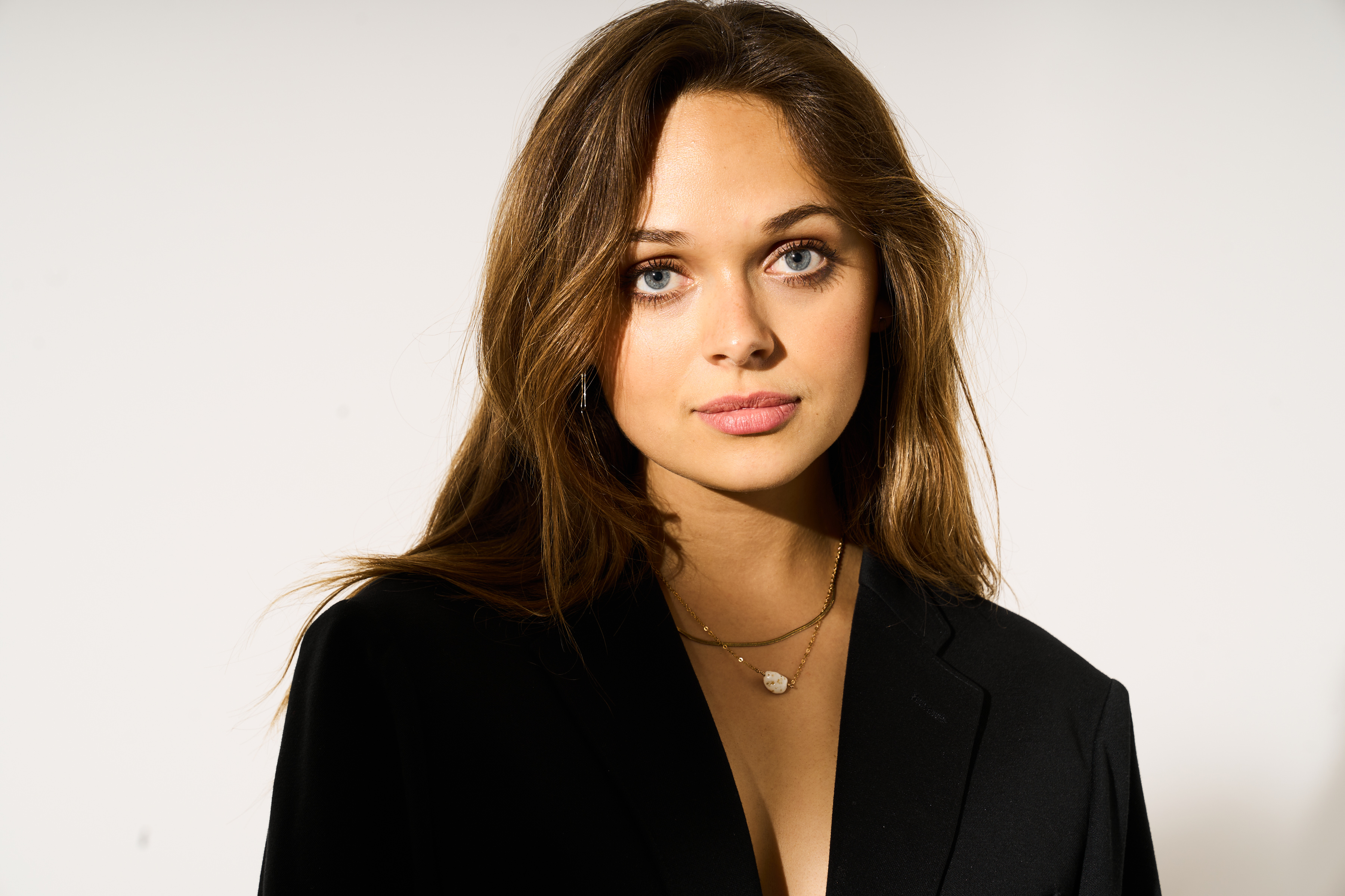 actor Alyssa Jirrels large photo