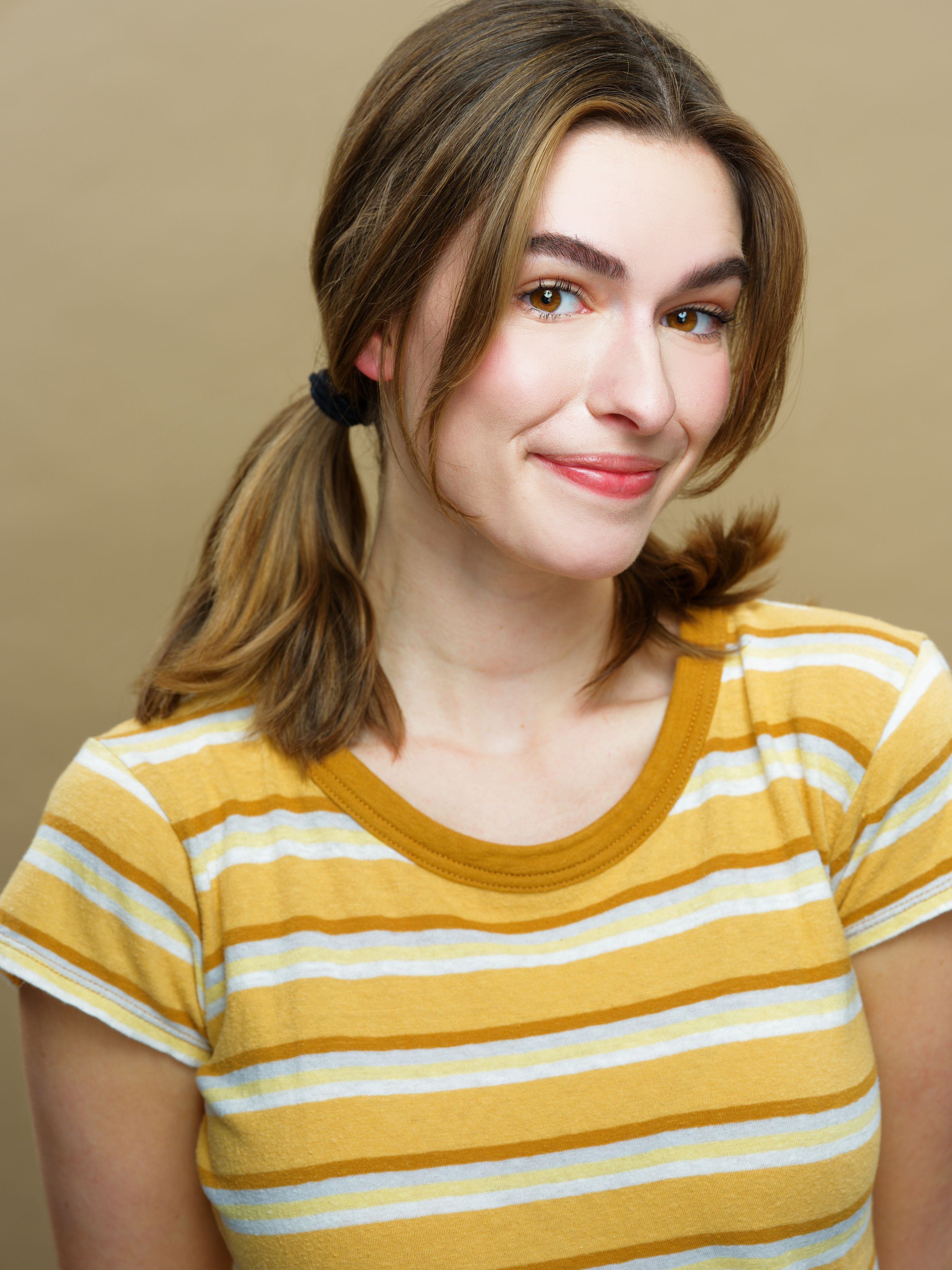 actor Maggie Arias large photo