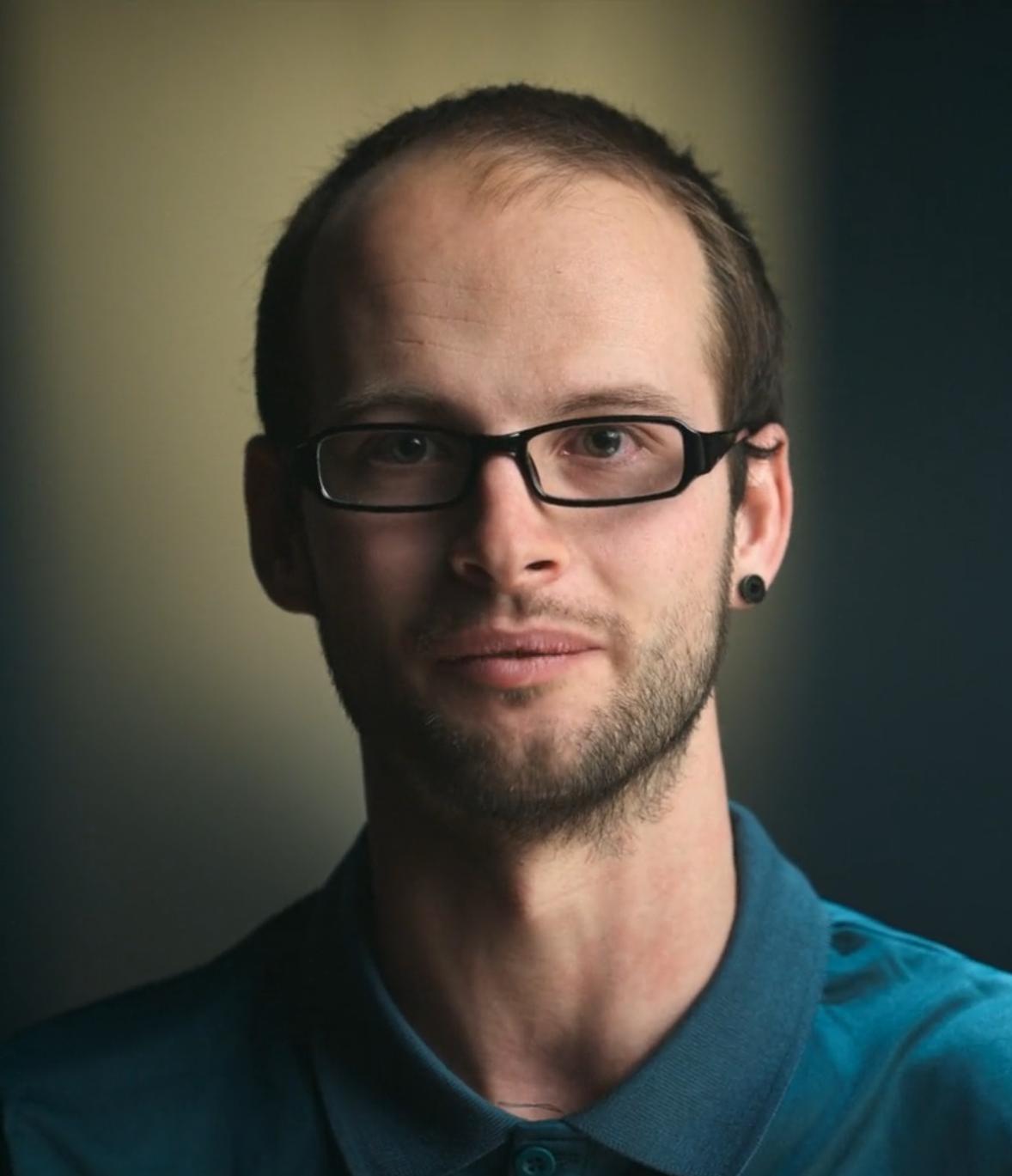 actor Josh Bratchley large photo