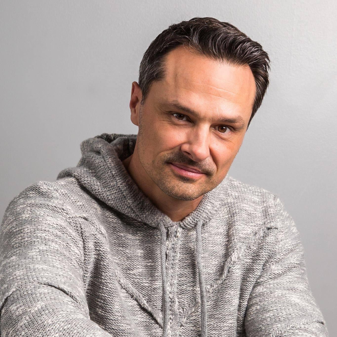 actor Paul D. Hunt large photo