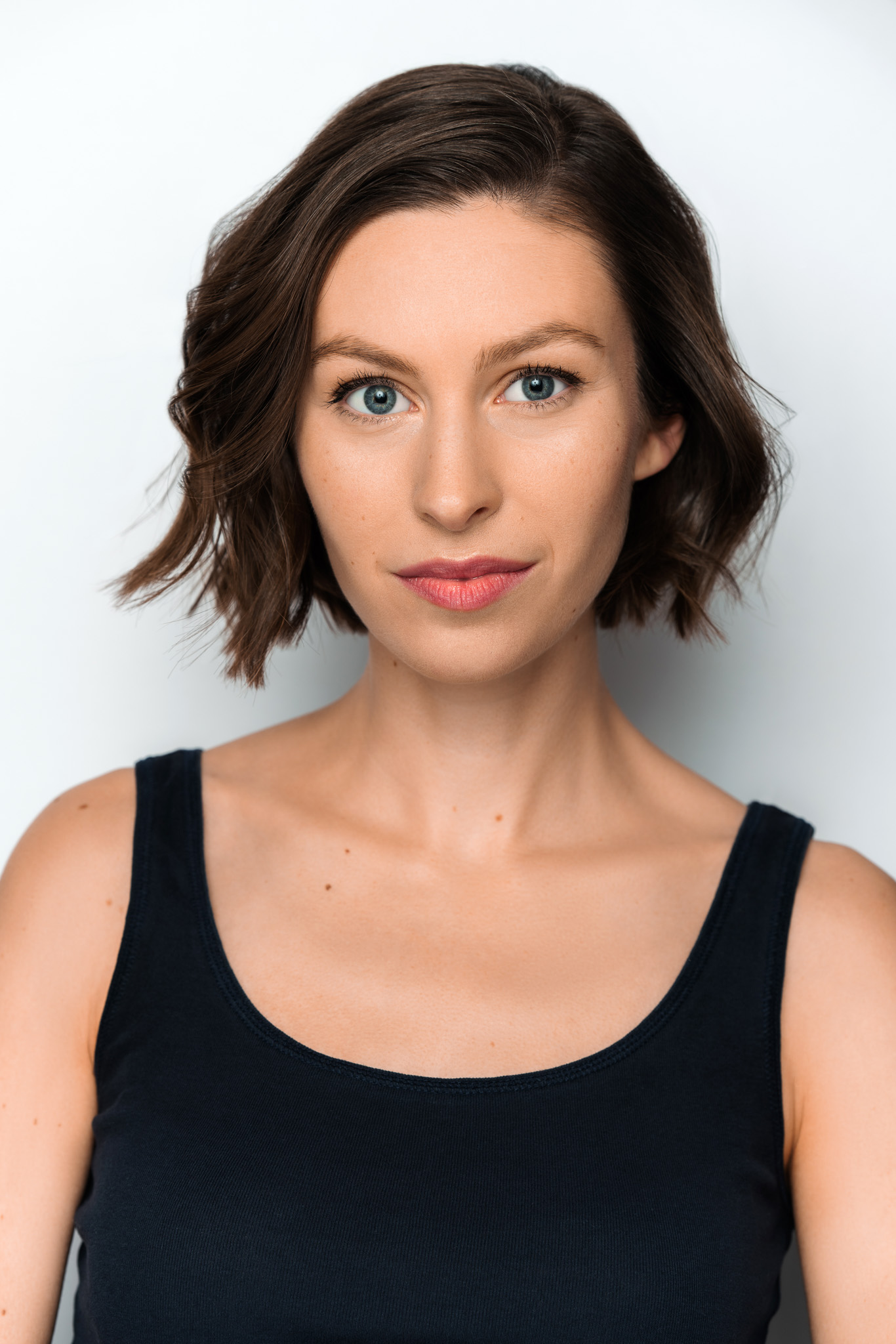 actor Lizzie Short large photo