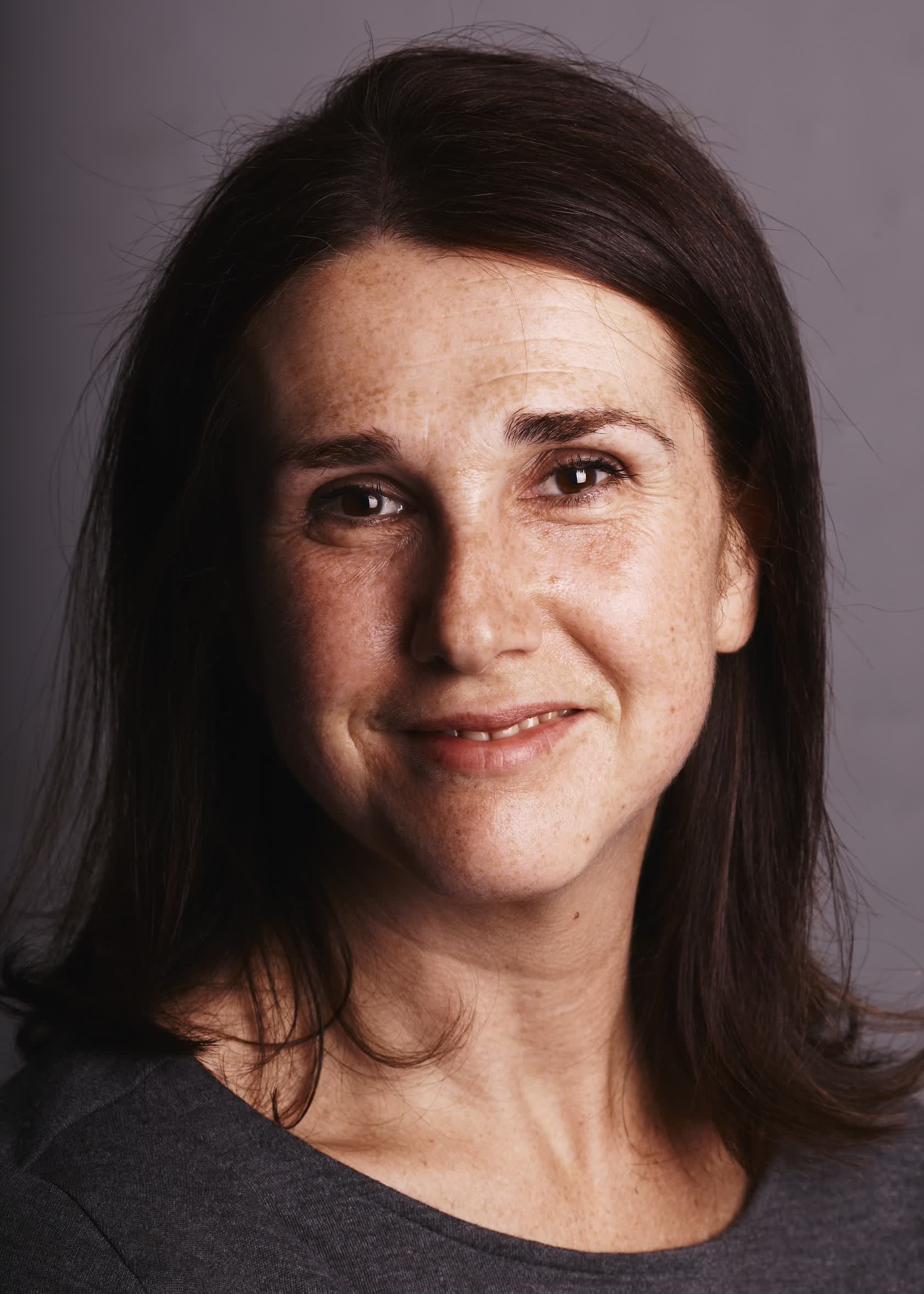 actor Louise Morell large photo