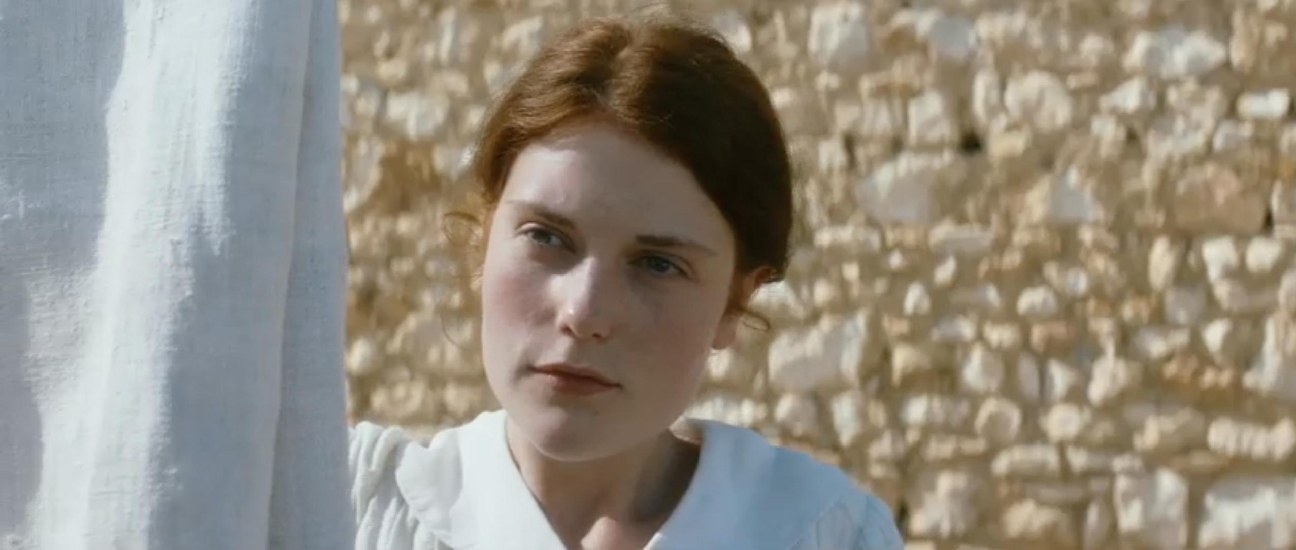 actor Iris Bry large photo