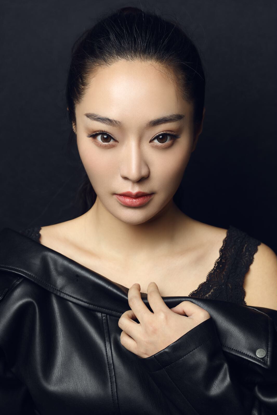 actor Kunjue Li large photo