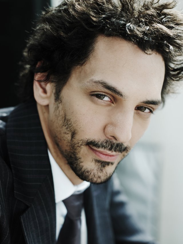 actor Tomer Sisley large photo