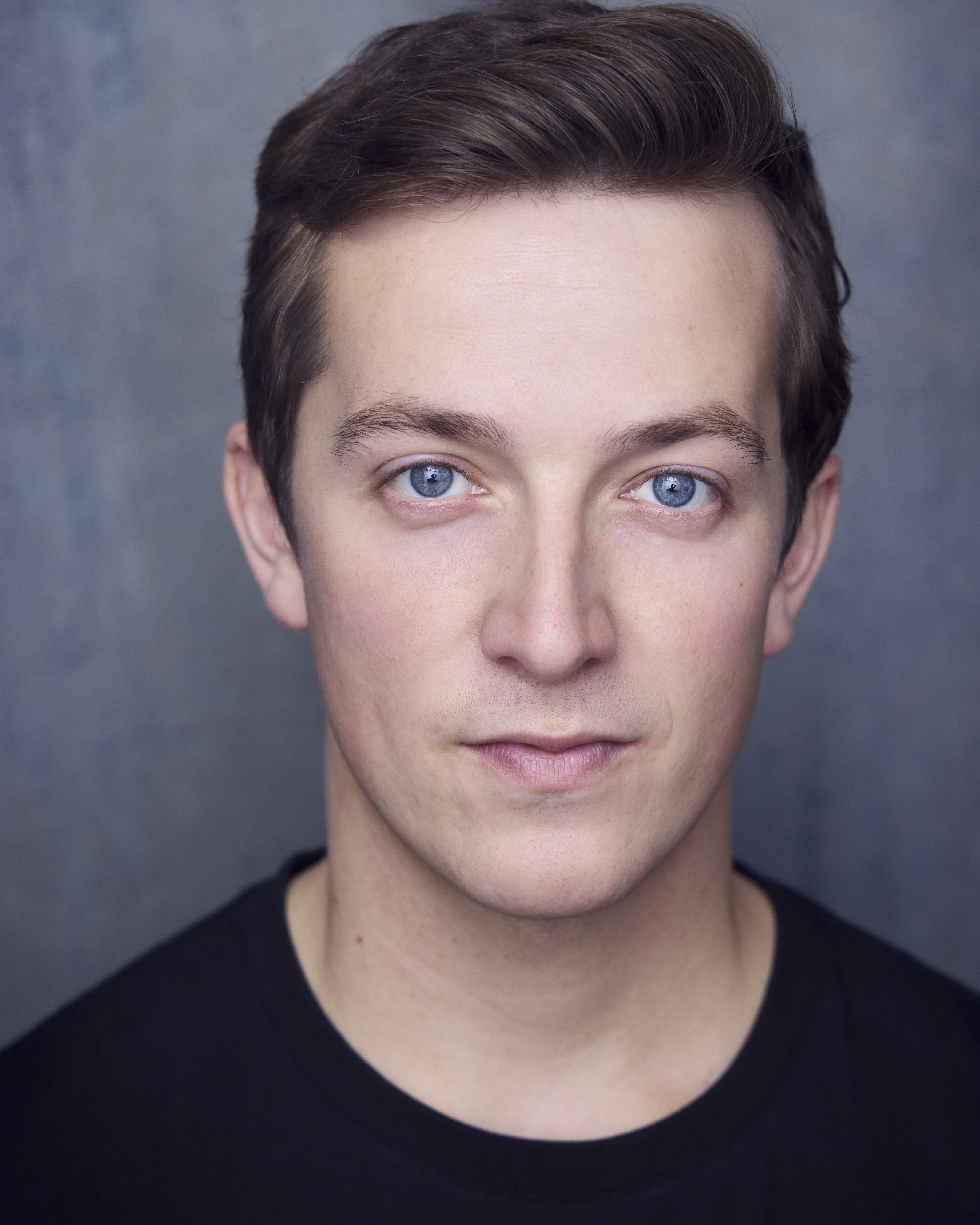 actor Oliver Ritchie large photo