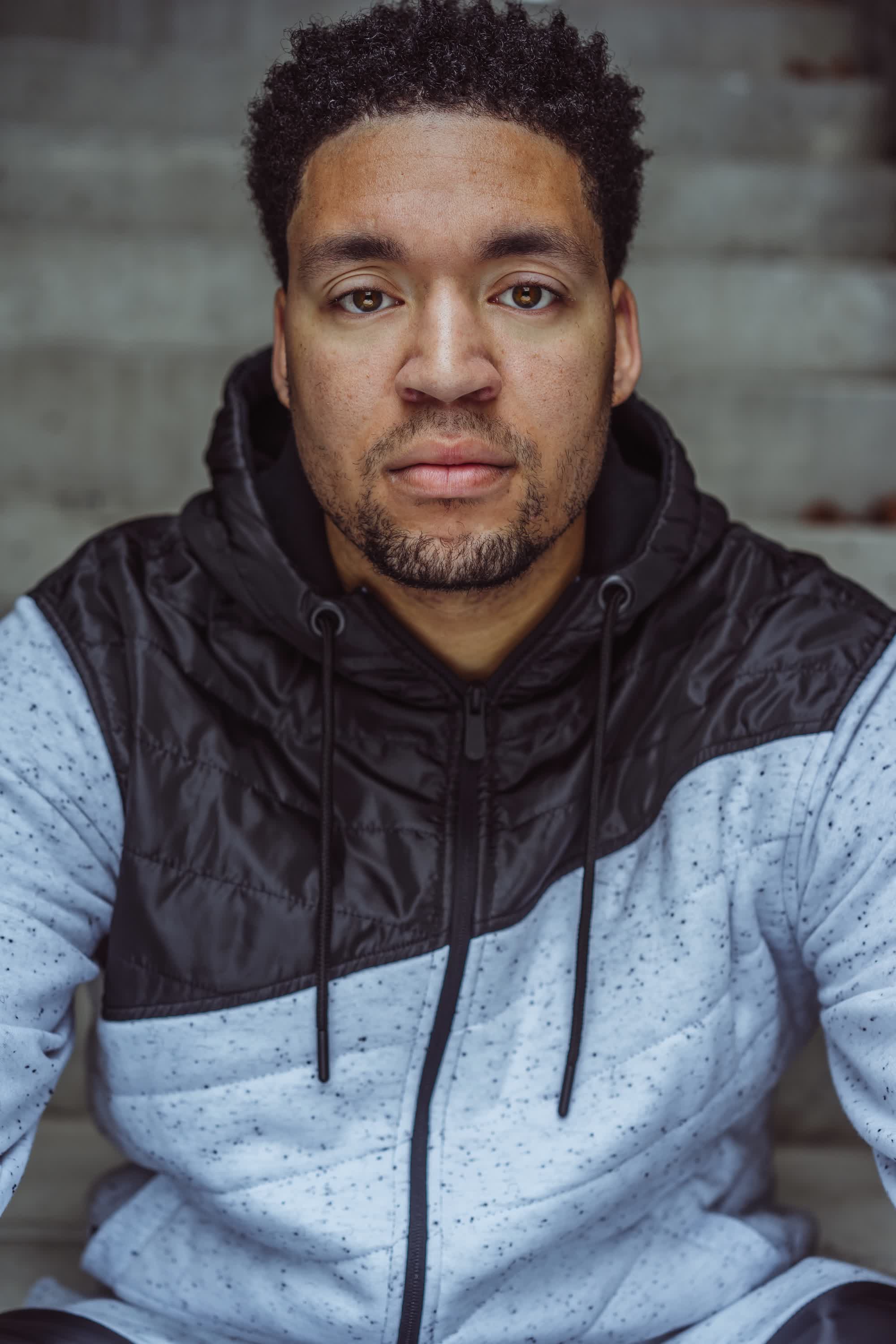 actor Shayn Walker large photo