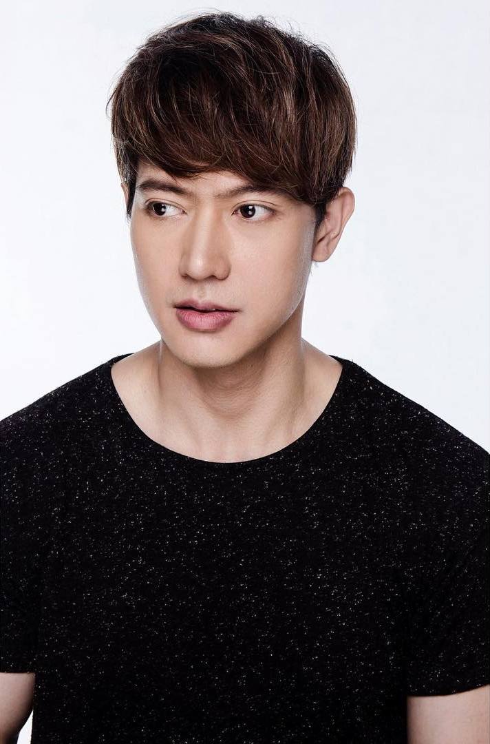 actor Ronnie Liang large photo