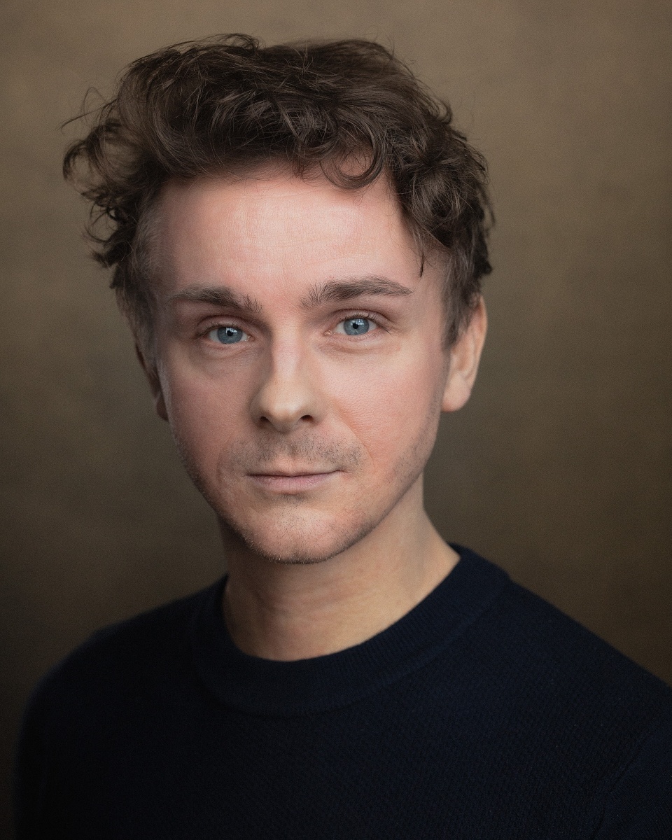 actor Alasdair Hankinson large photo