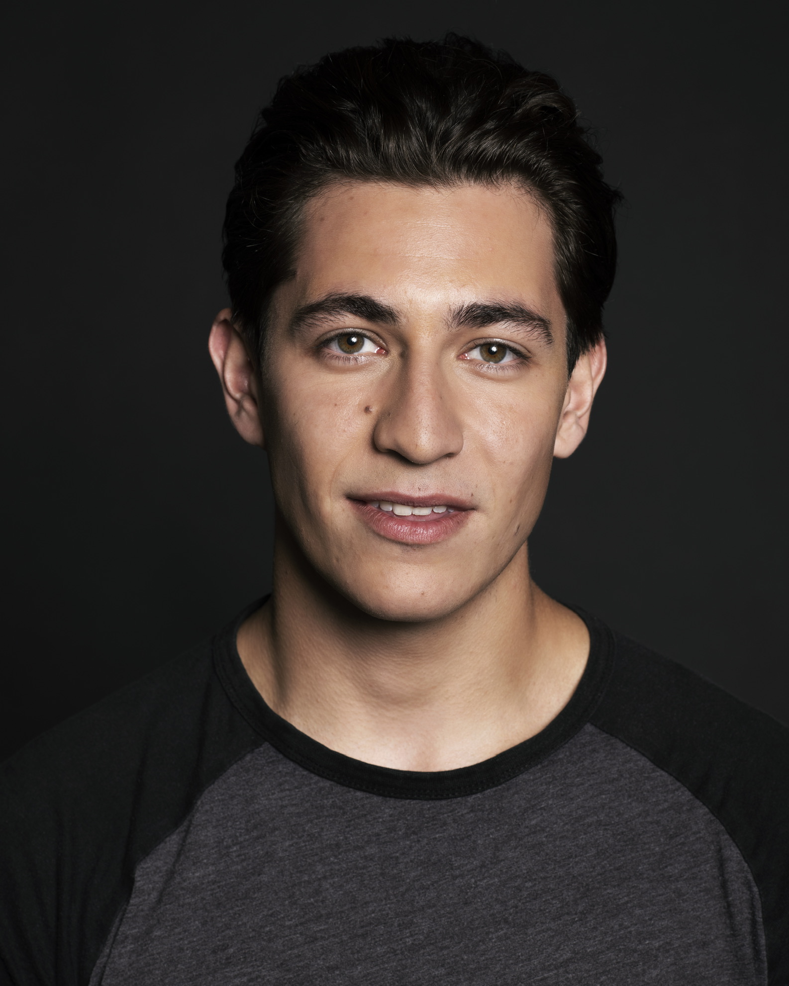 actor Jonah Rzeskiewicz large photo