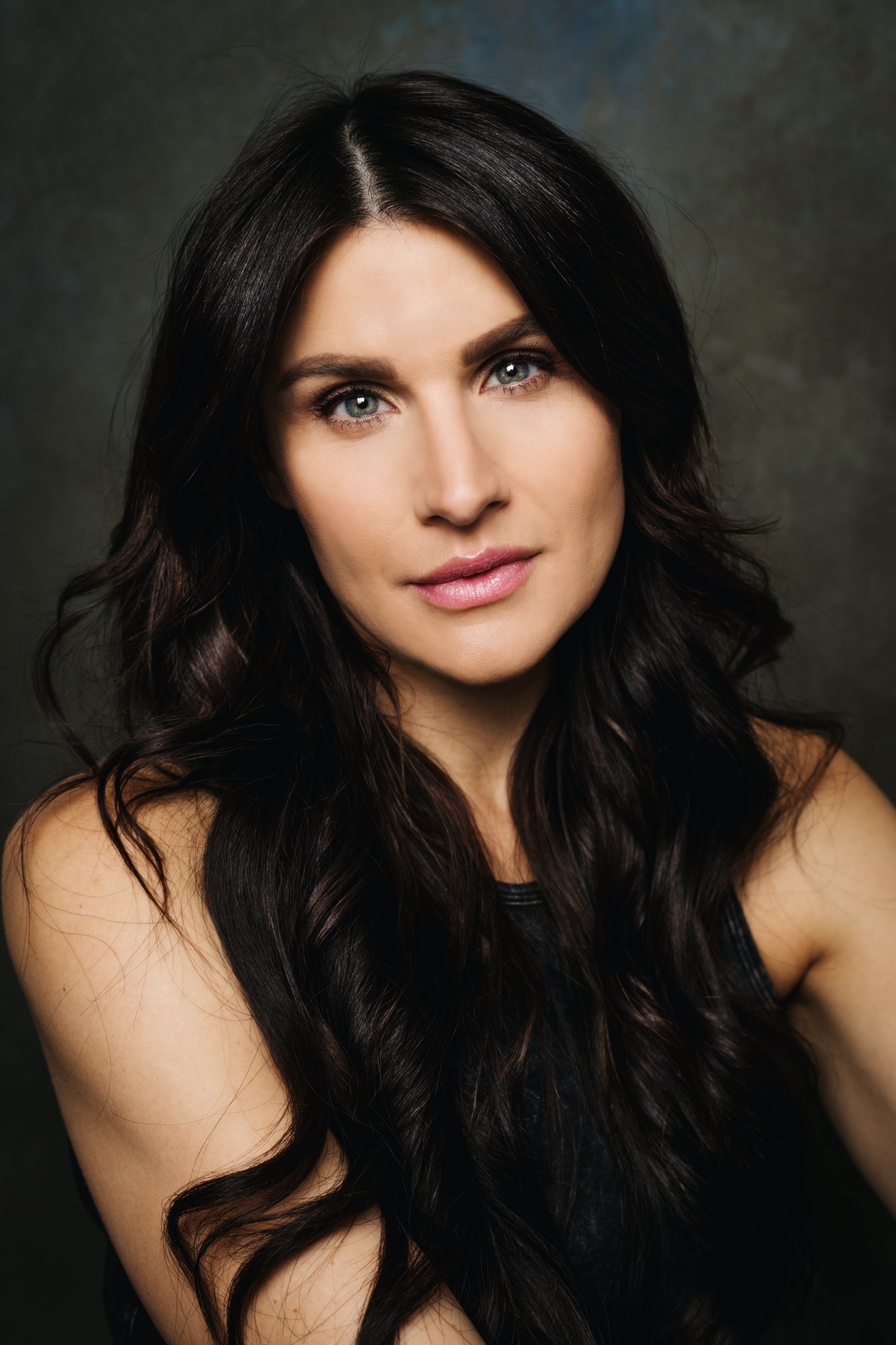 actor Shona Kay large photo