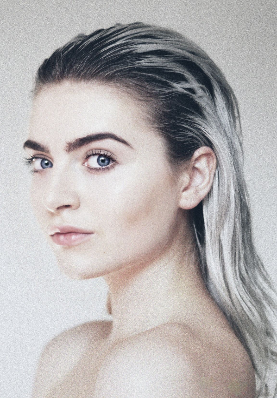 actor Tara Lee large photo