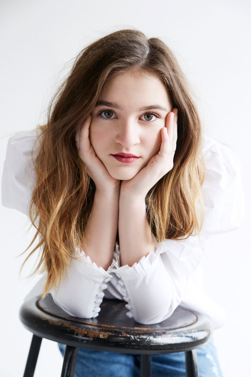 actor Emma Nelson large photo