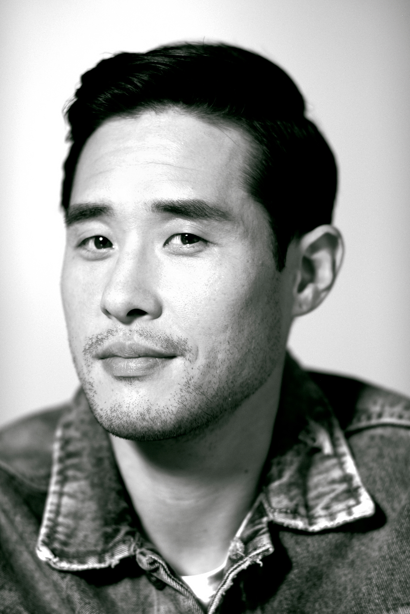 actor Raymond Lee large photo