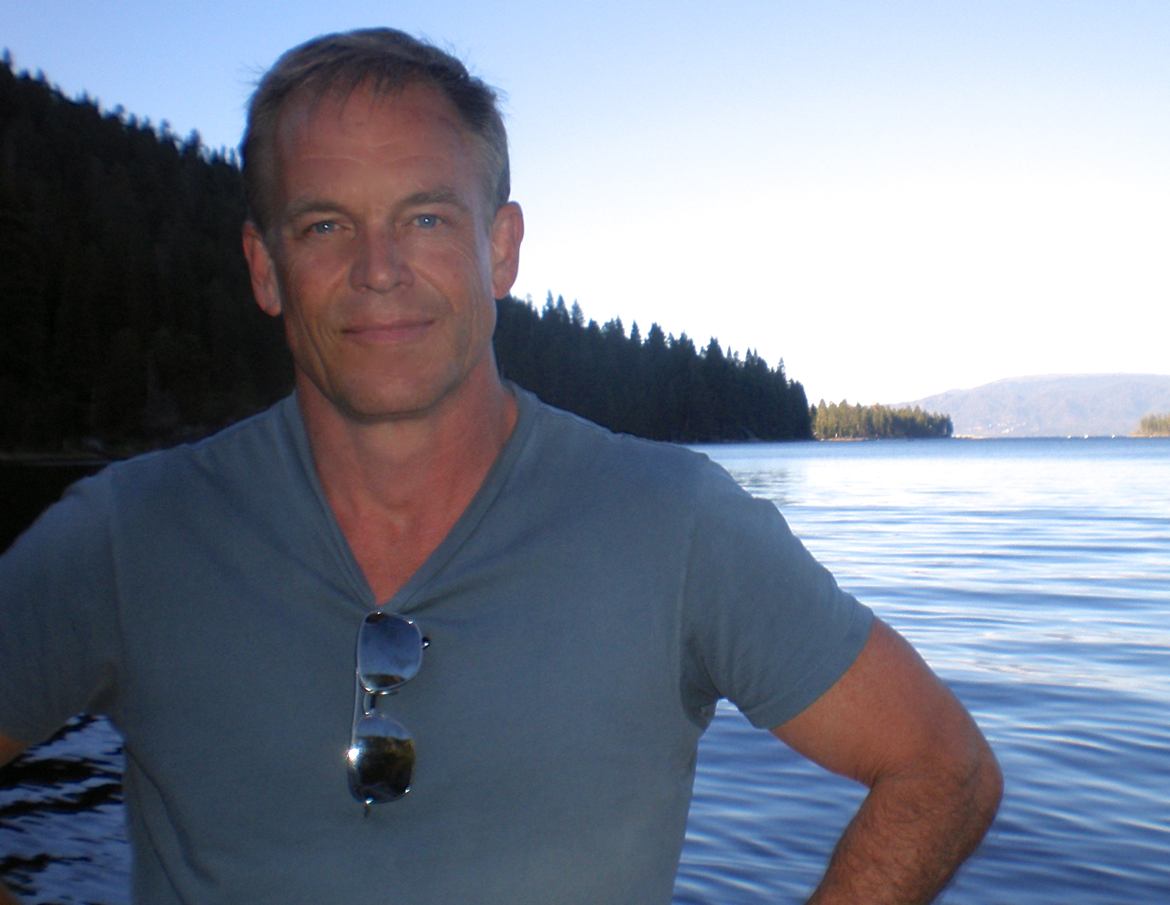 actor Dave Halls large photo