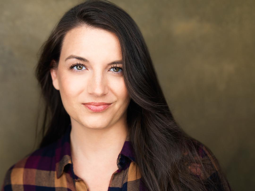 actor Elise DuQuette large photo