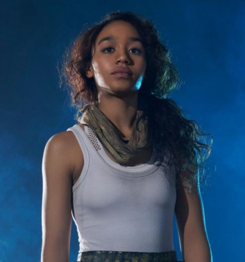 actor Savannah Steyn large photo