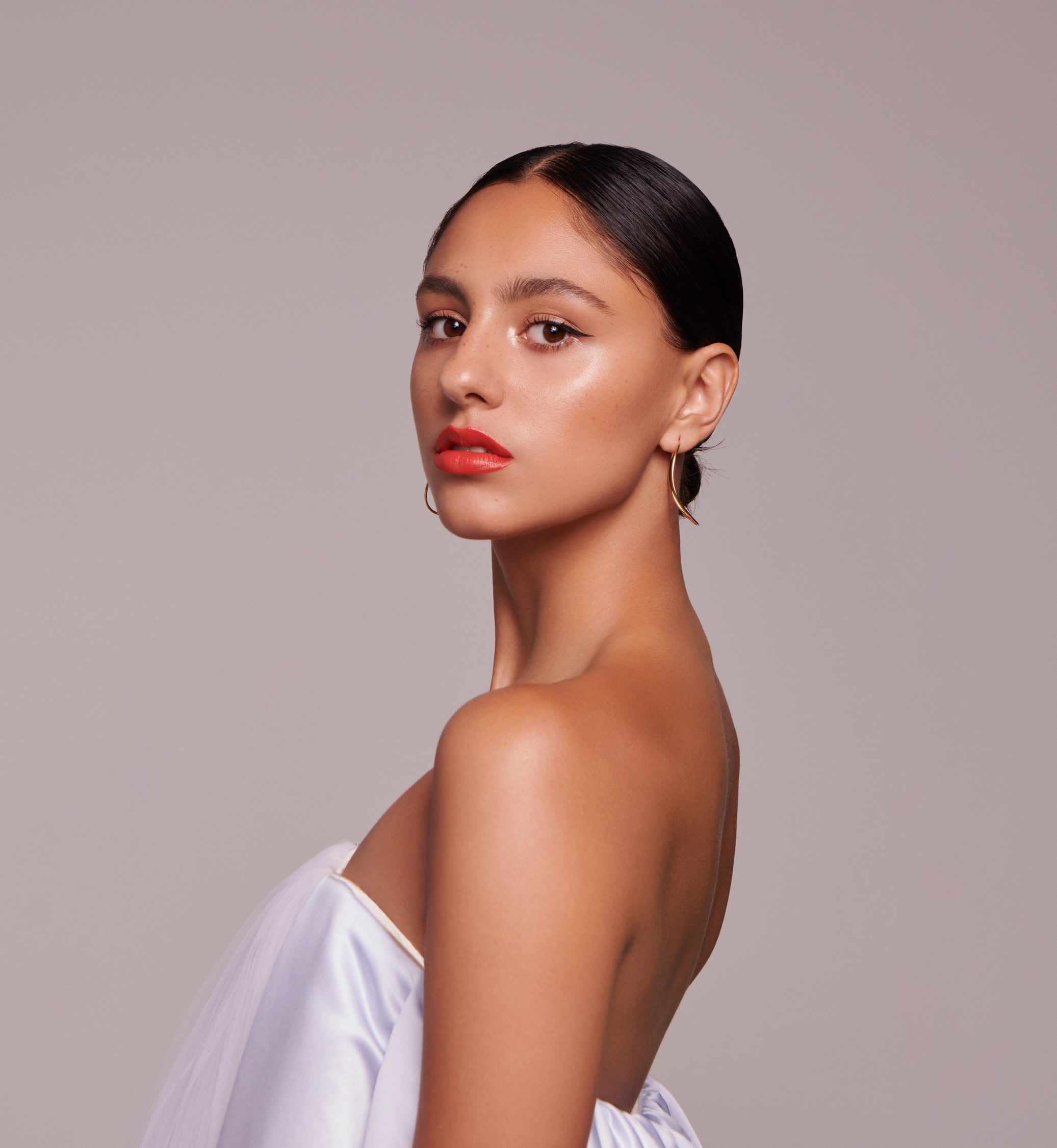 actor Rhianne Barreto large photo