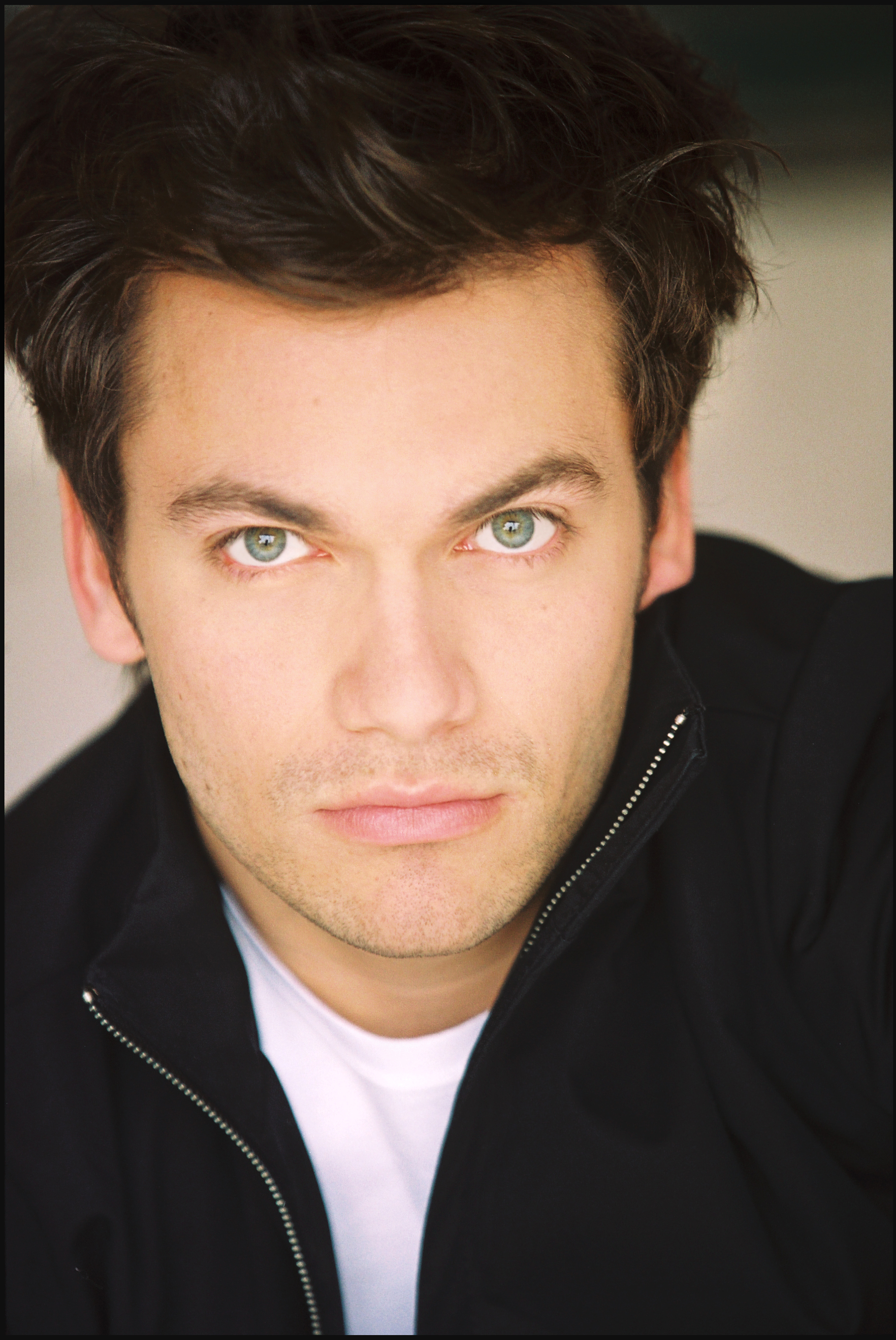 actor Justin Alvarez large photo