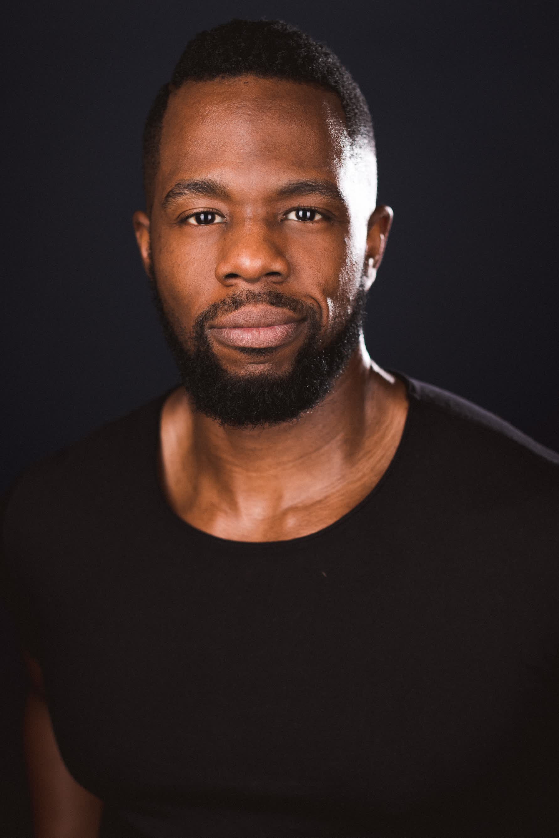 actor Akron Watson large photo