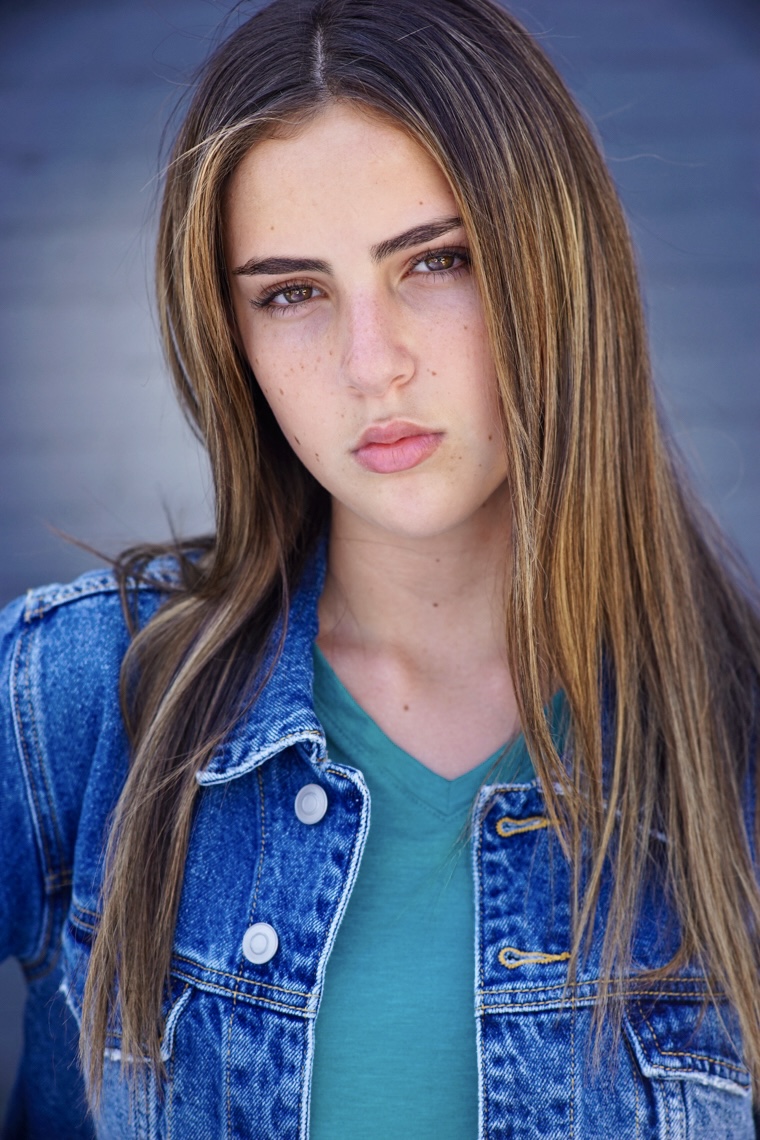 actor Lexy Kolker large photo