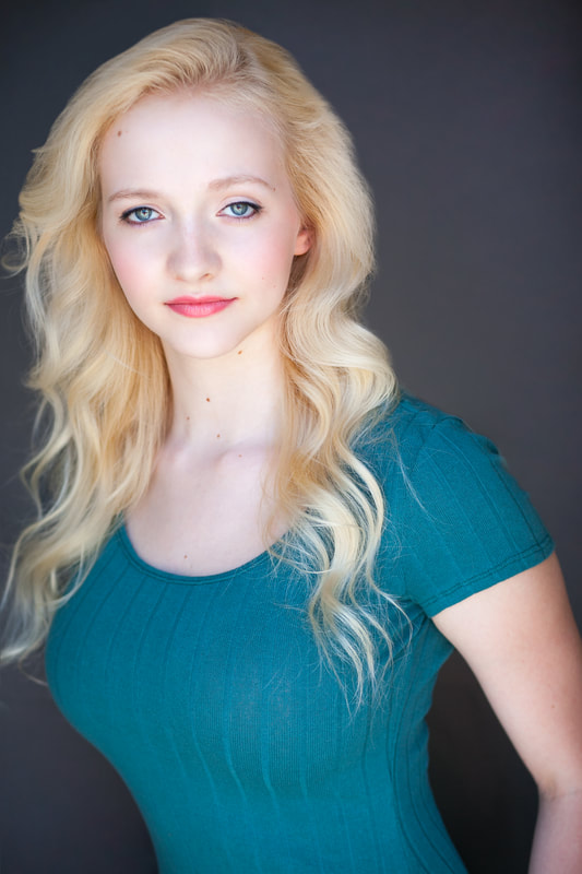 actor Hope Abrom large photo