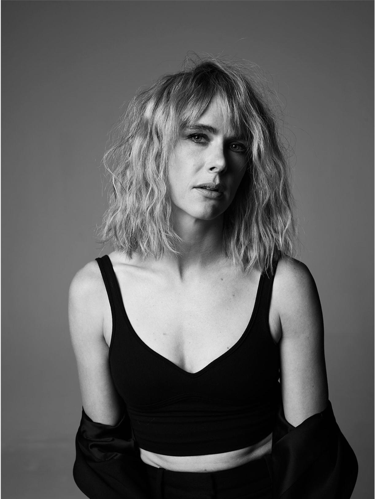 actor Carolina Bartczak large photo