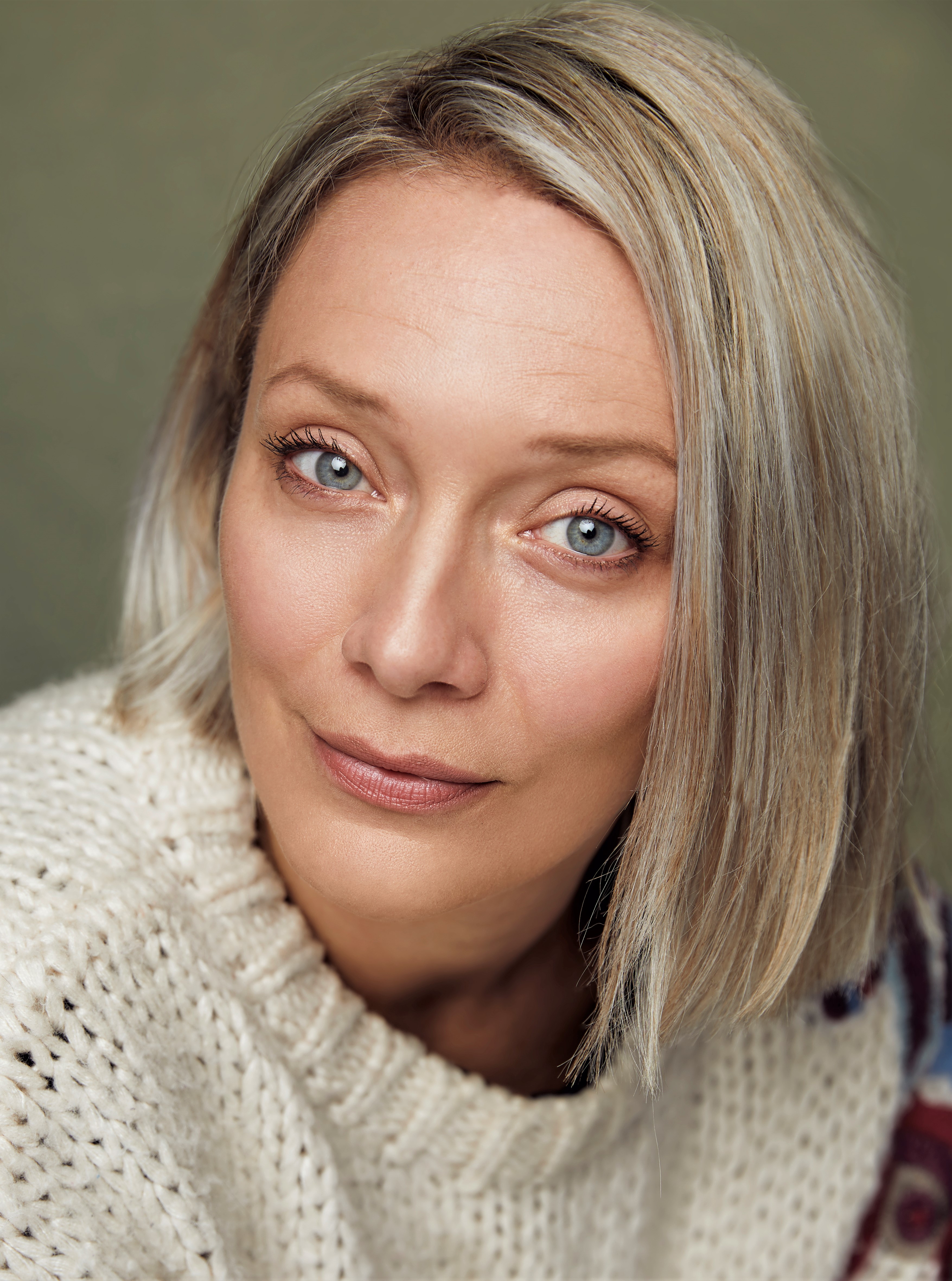 actor Jennifer Matter large photo