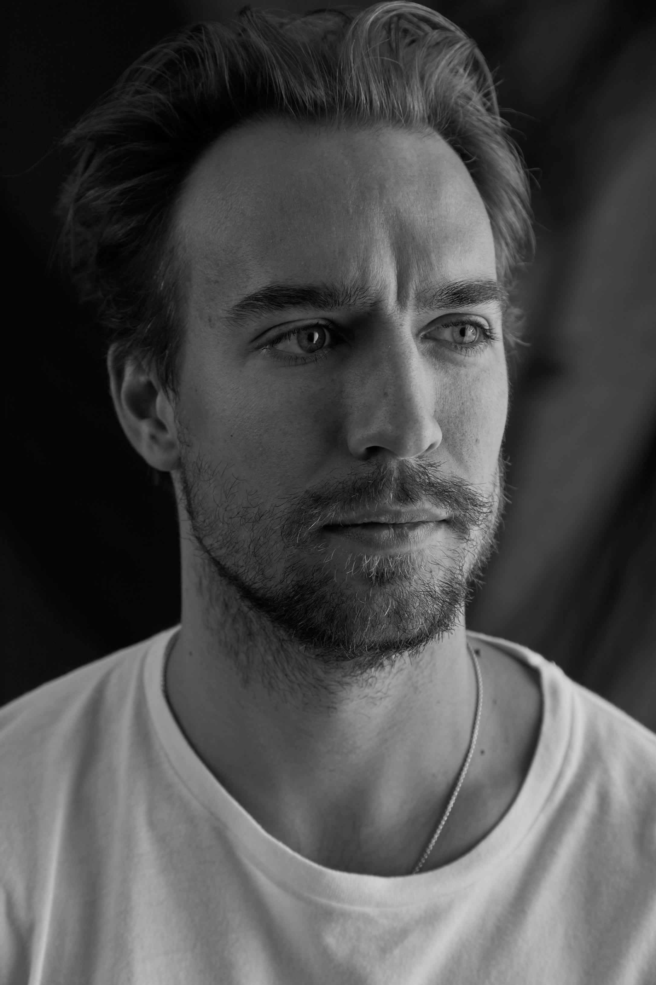 actor Petr Romanov large photo