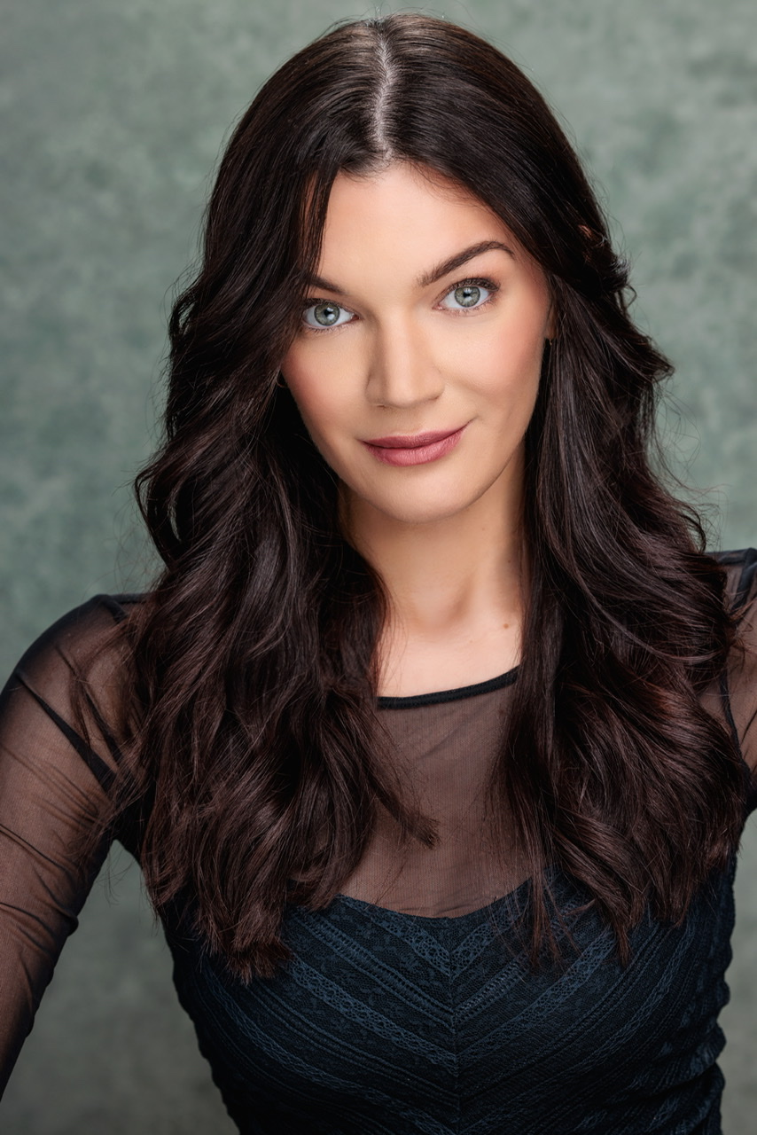 actor Sara Torres large photo