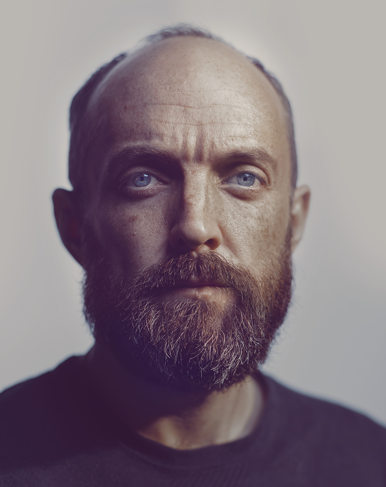 actor Tom Lawrence large photo