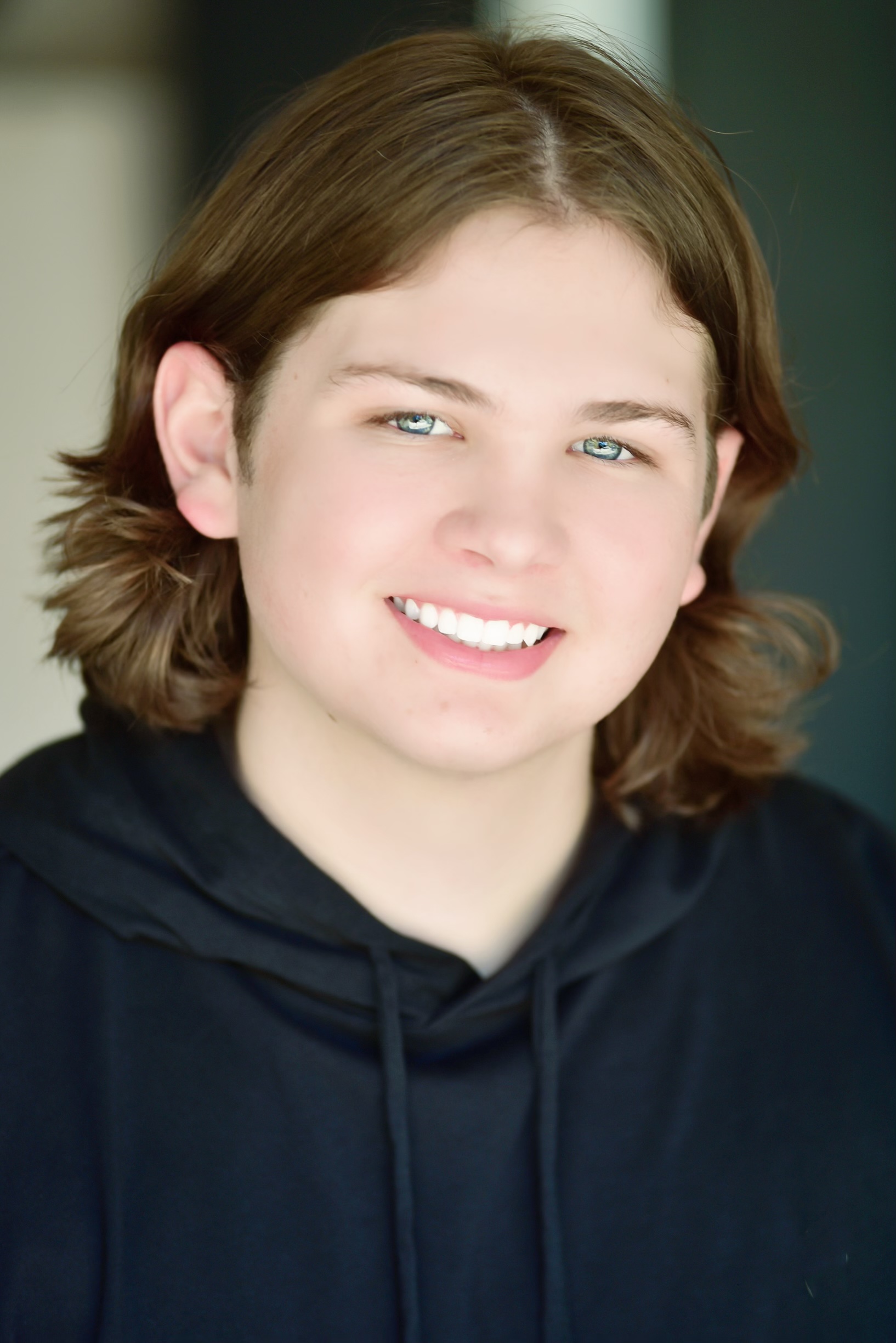 actor Kole Benfield large photo
