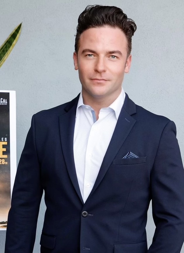 actor Jon Carlo large photo