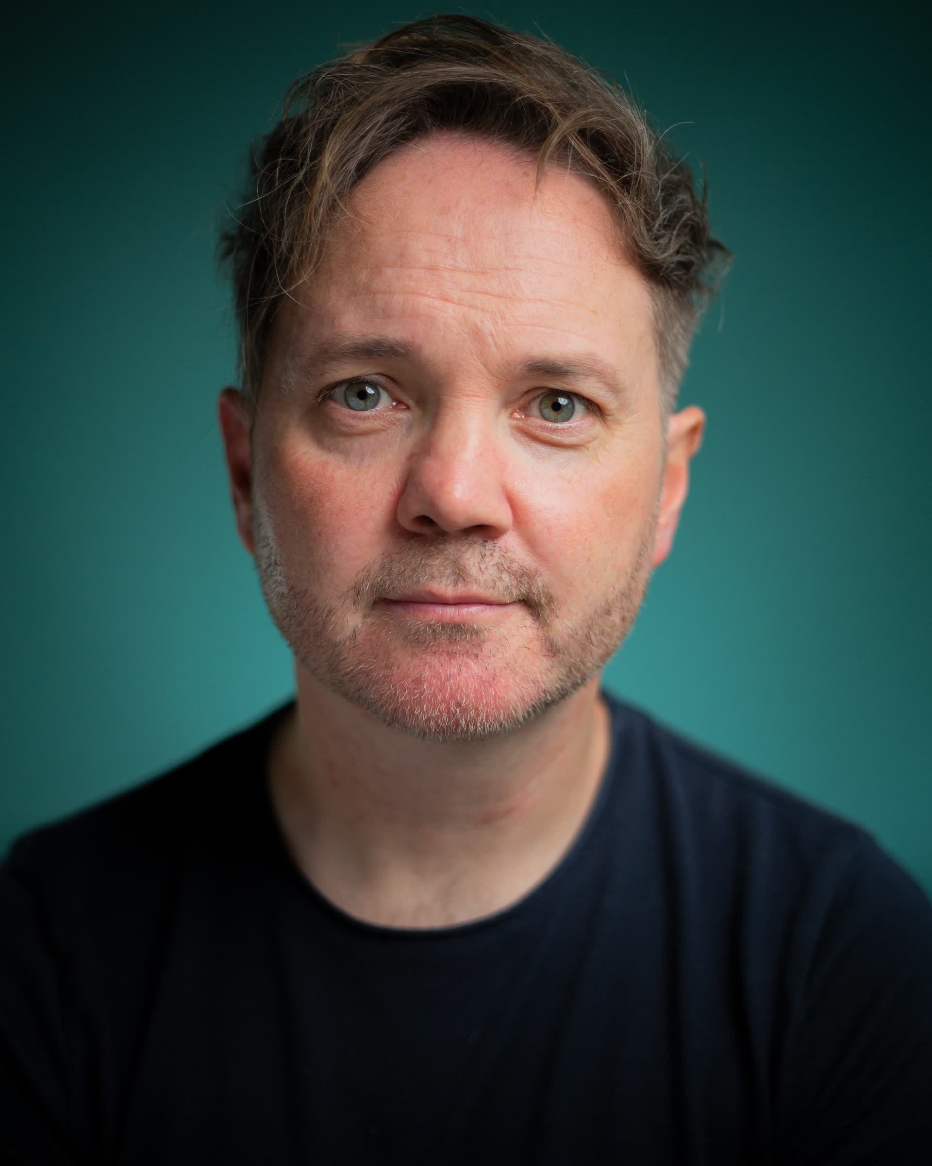 actor Damian Gallagher large photo