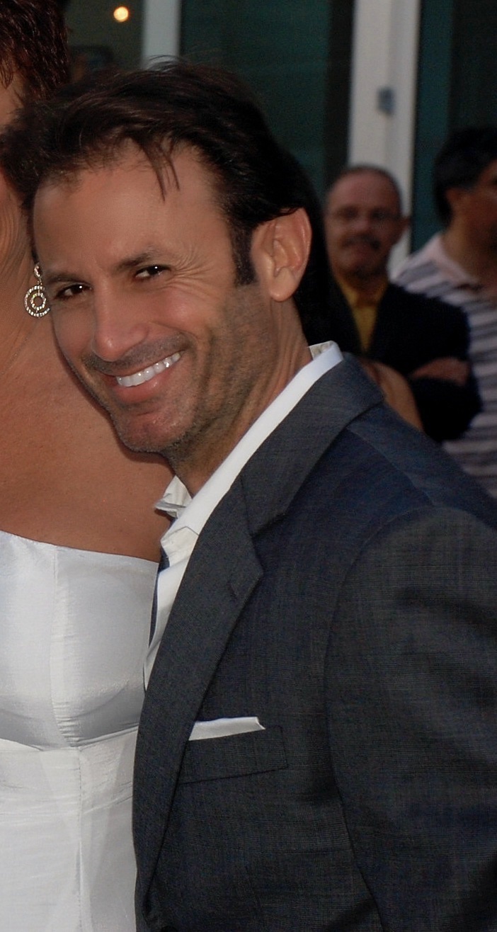 actor Julian Flynn large photo