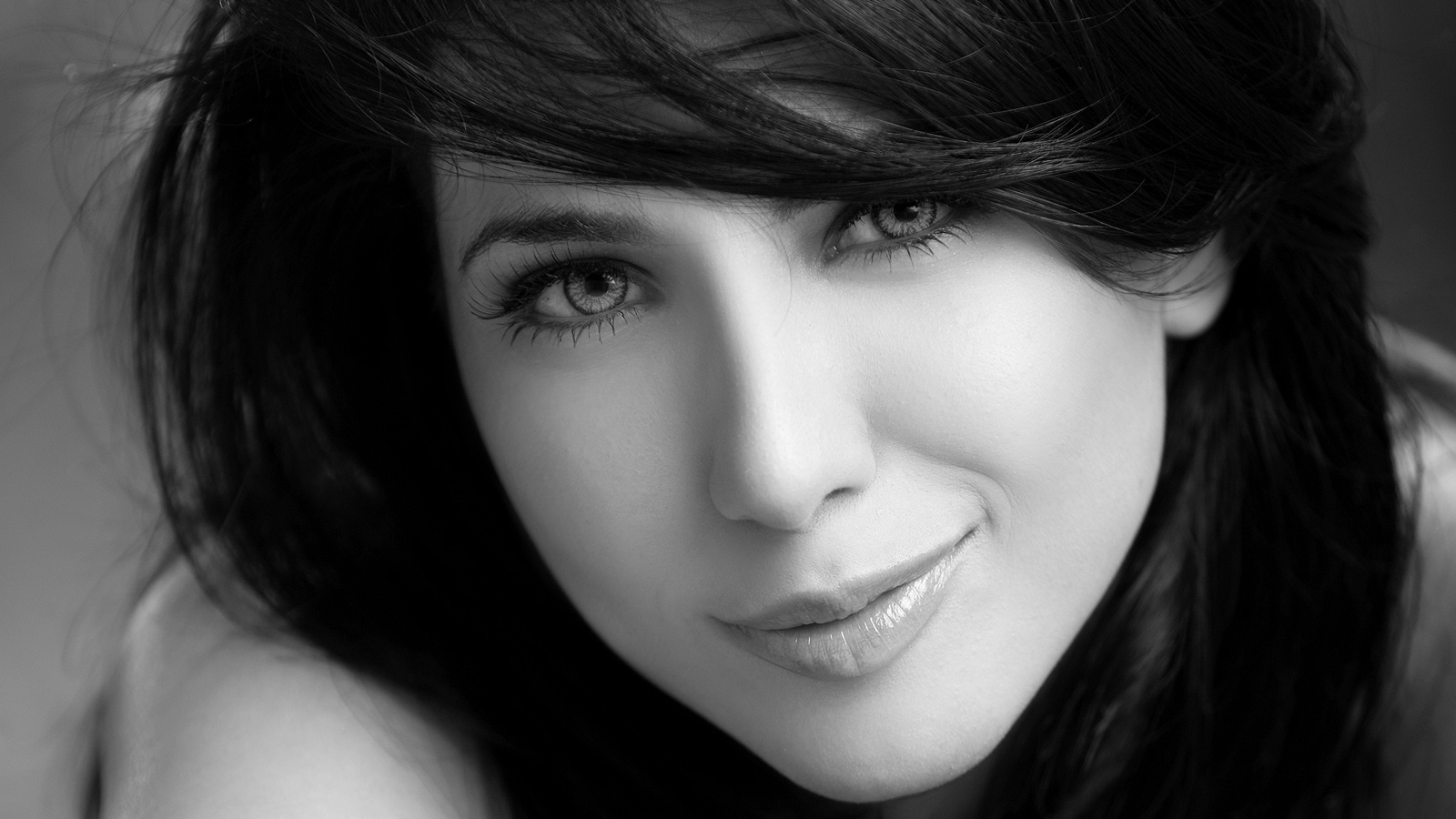 actor Nikita Anand large photo