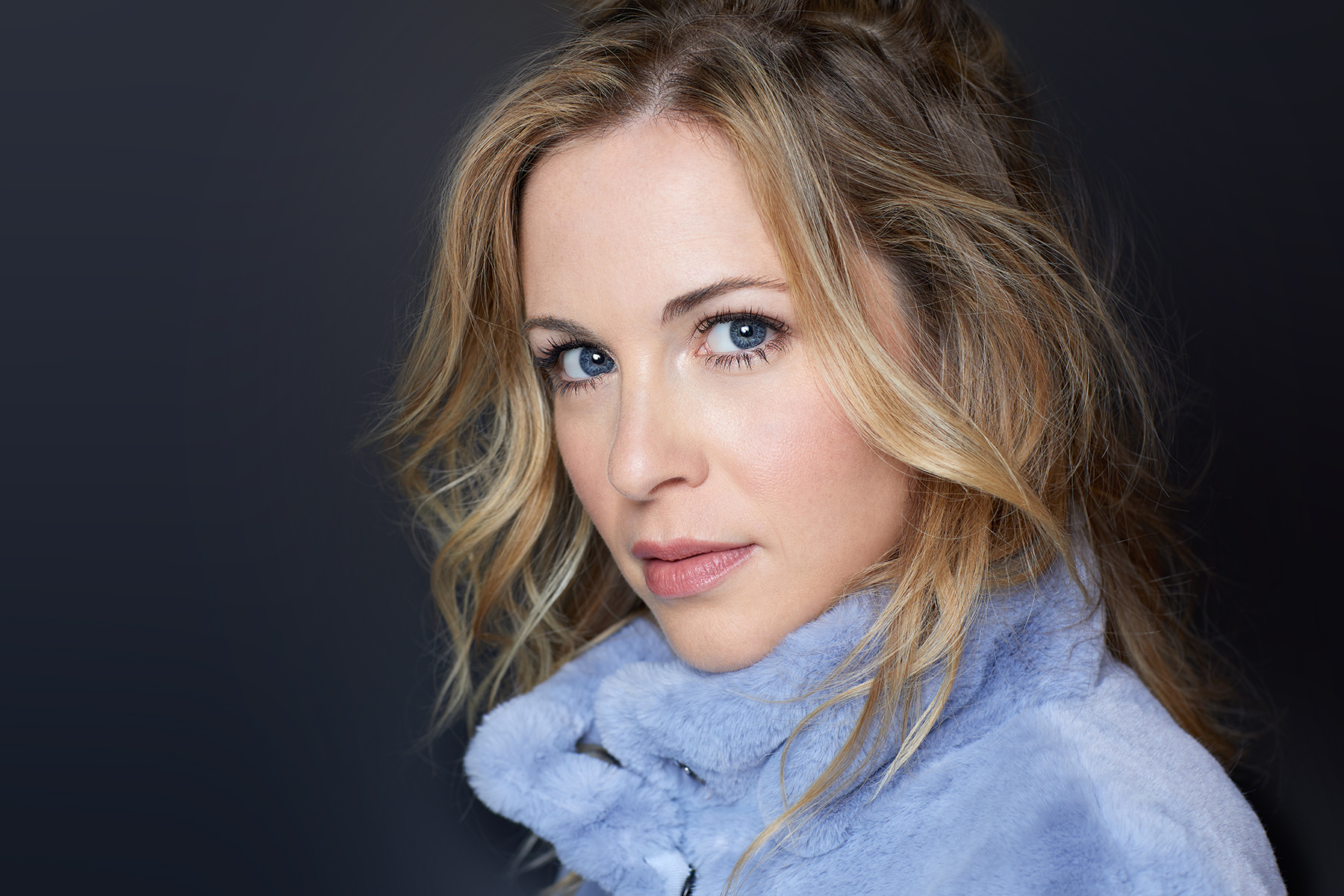 actor Amy Gumenick large photo