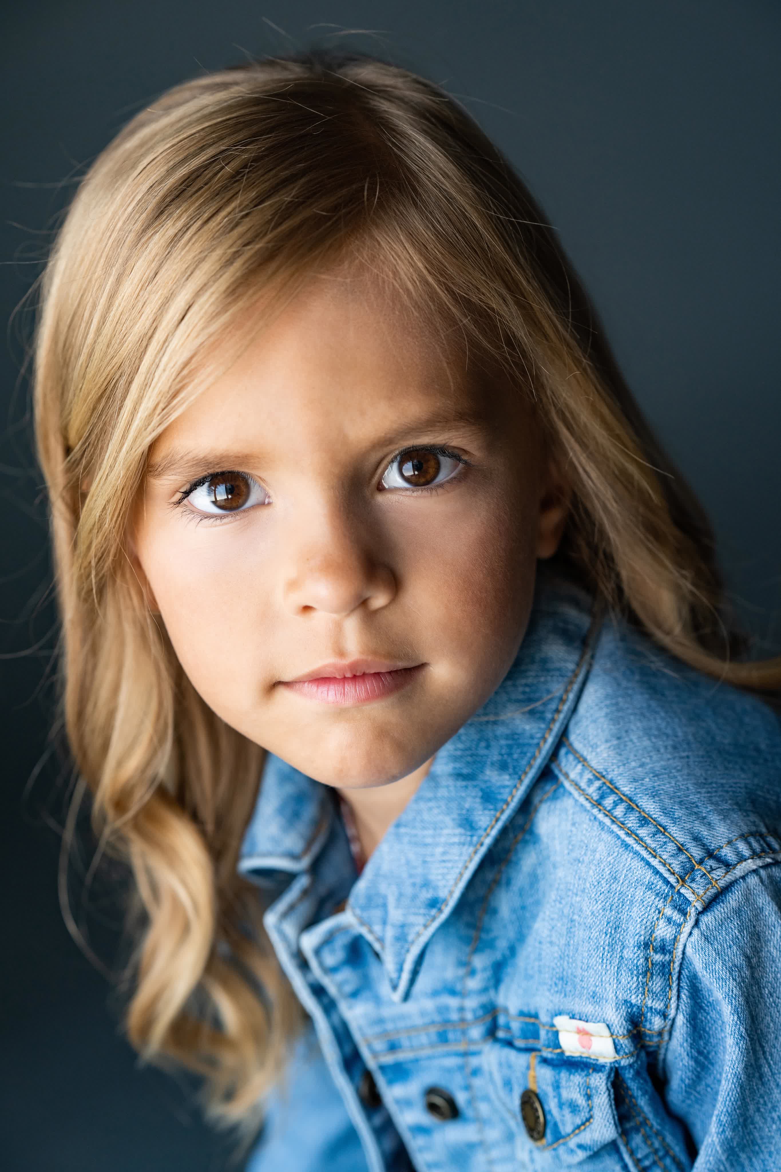 actor Lainey Jane Knowles large photo