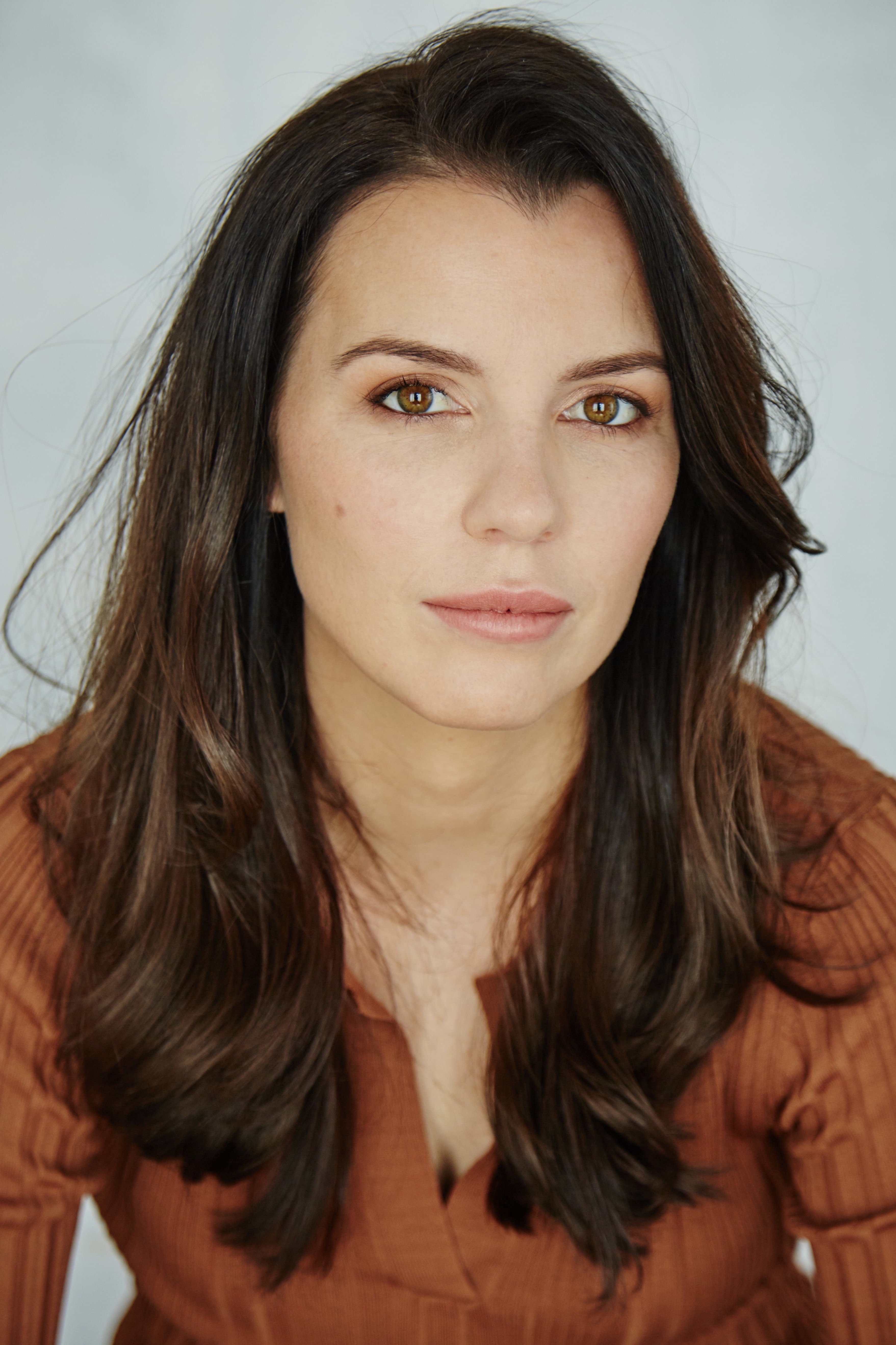 actor Lianne Mackessy large photo